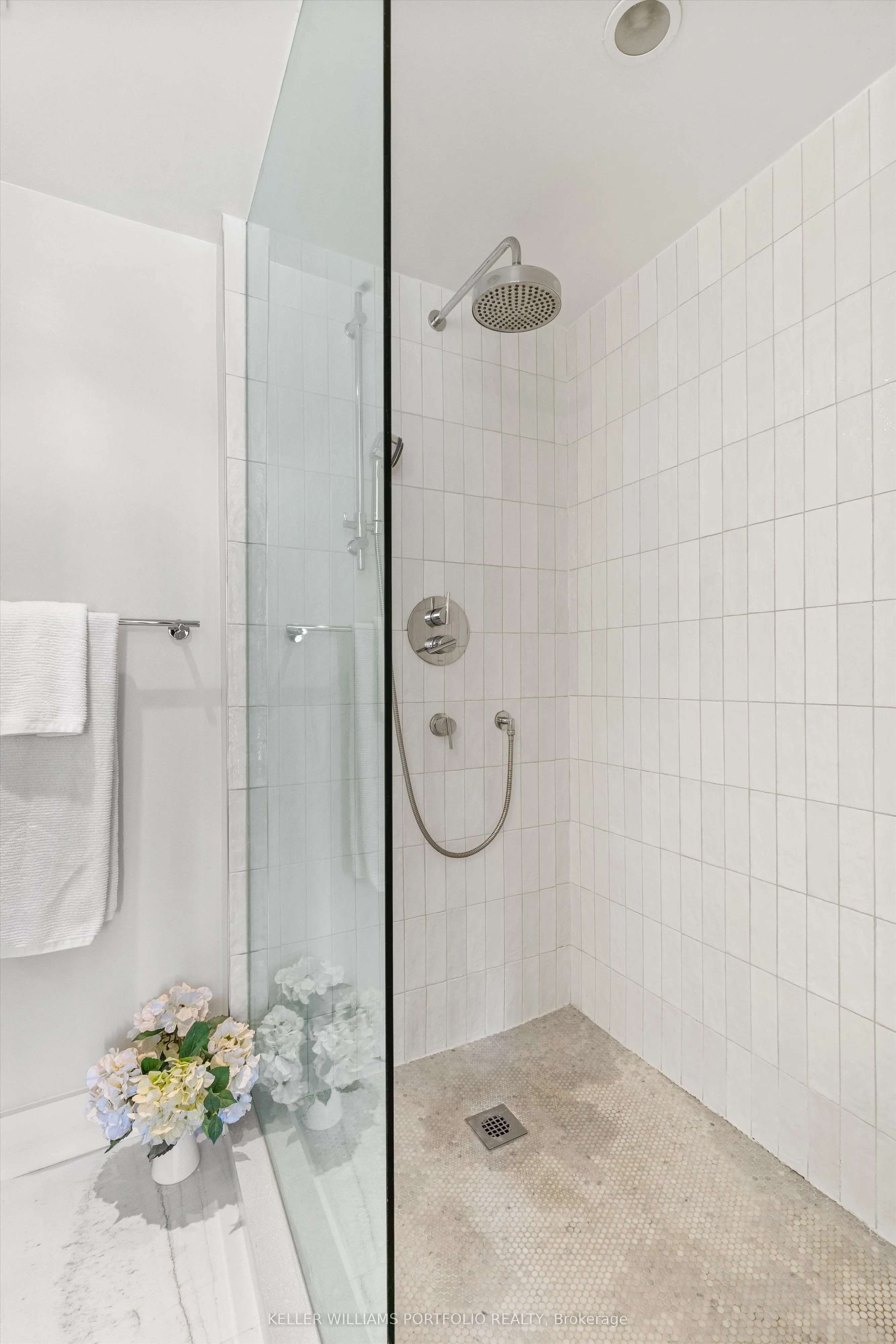 55 Stewart Street, #930