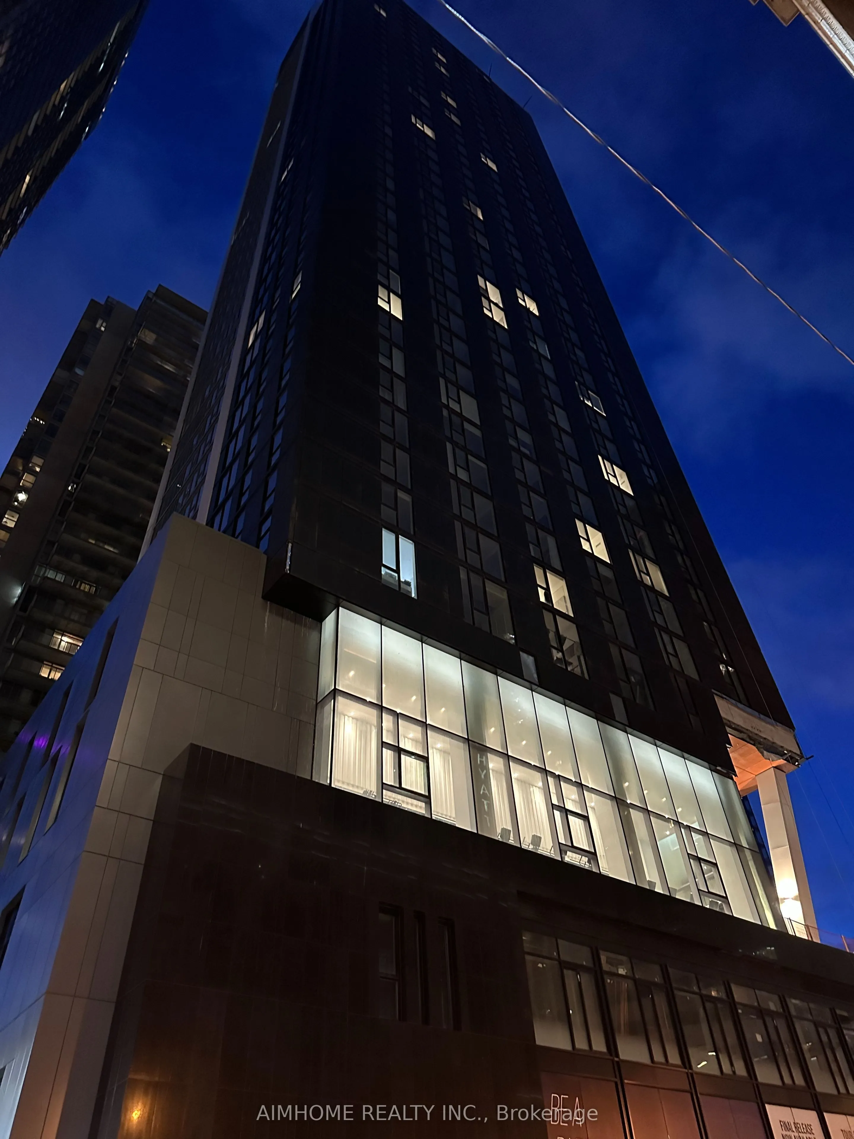 357 King Street W, #3802