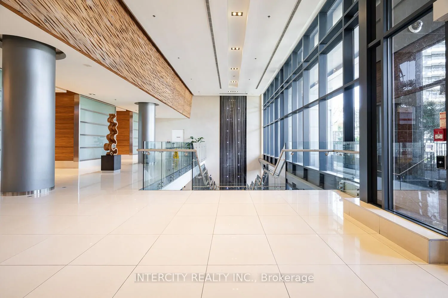 2885 Bayview Avenue, #525