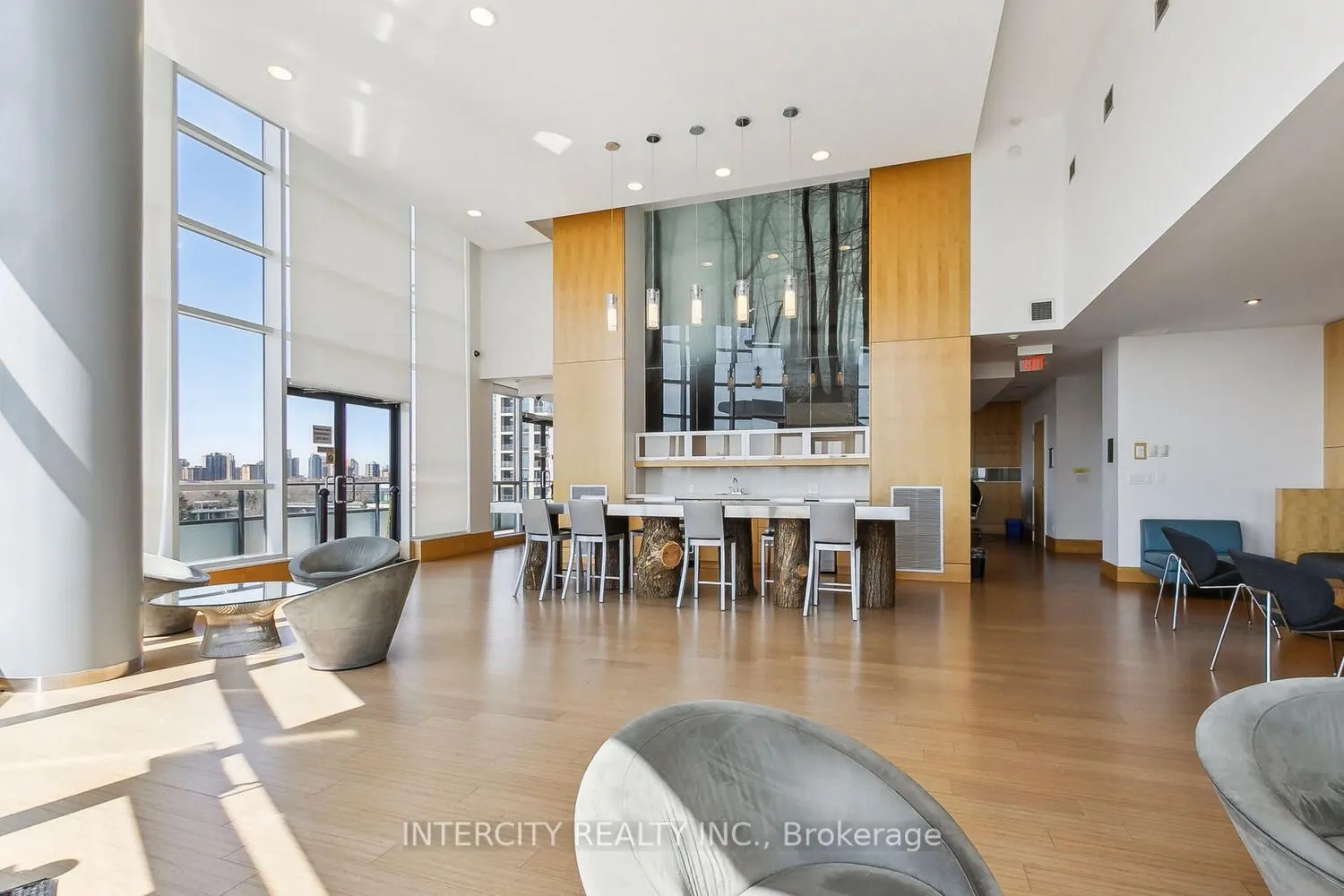 2885 Bayview Avenue, #525