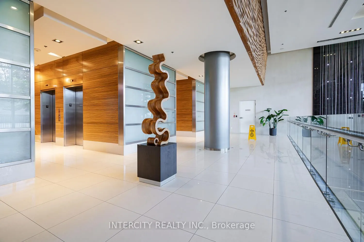 2885 Bayview Avenue, #525
