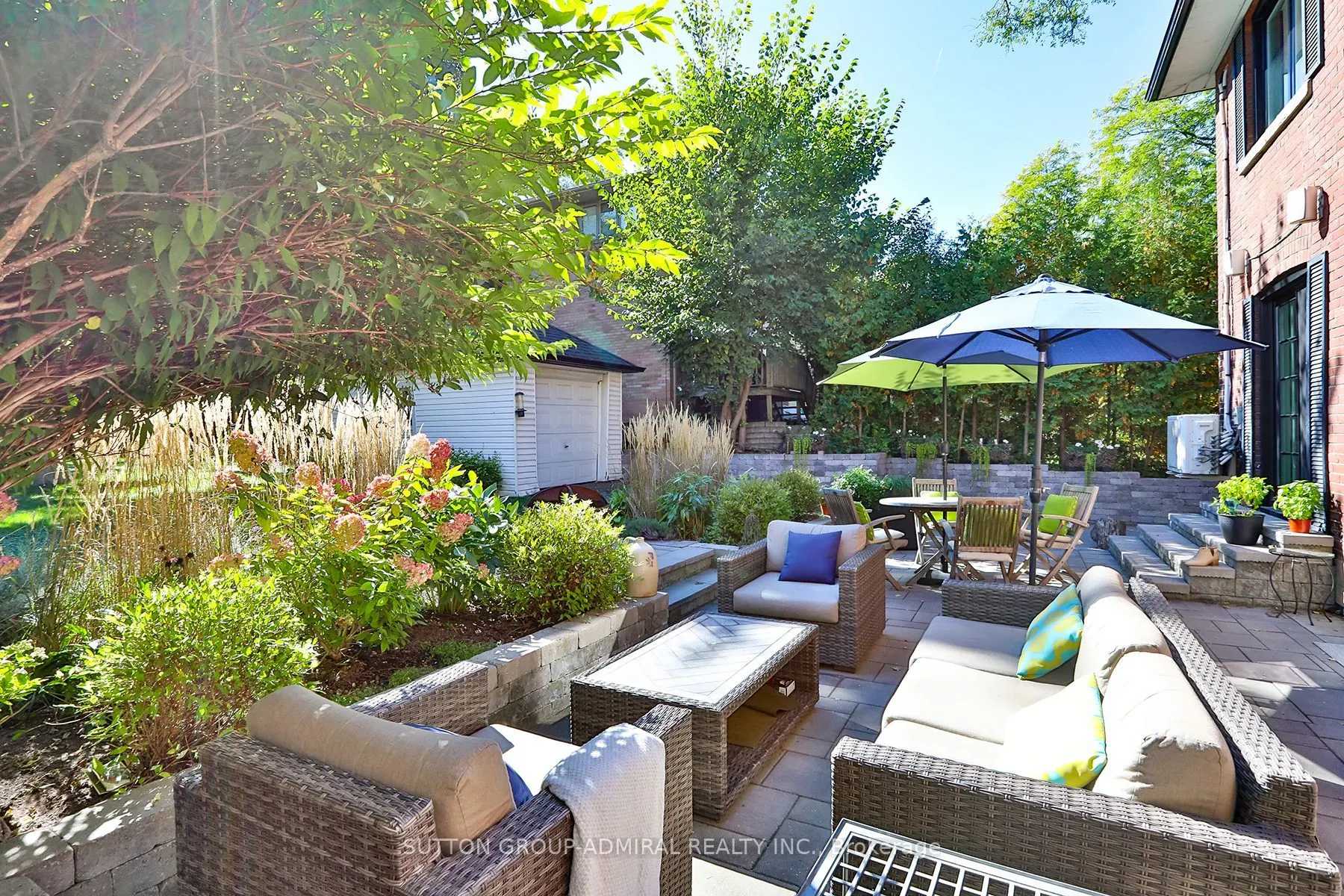 214 Dinnick Crescent