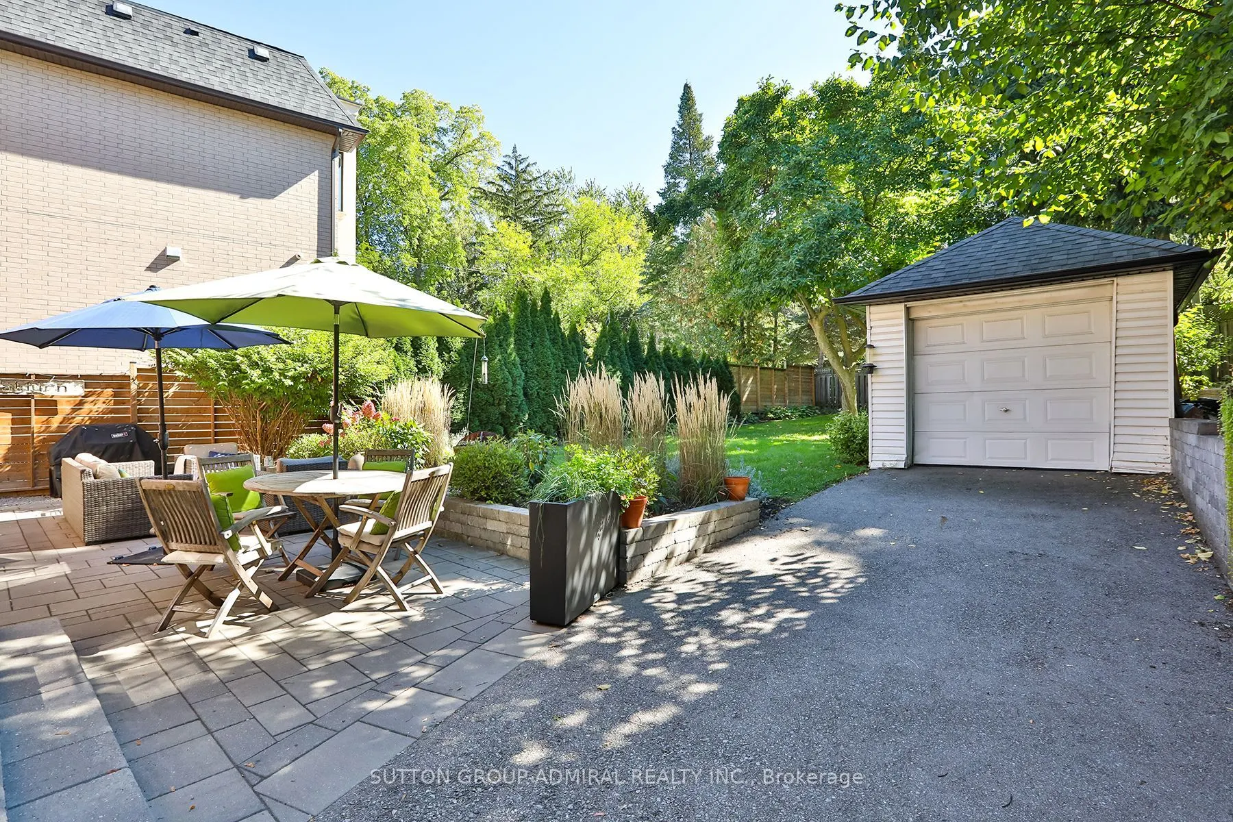214 Dinnick Crescent