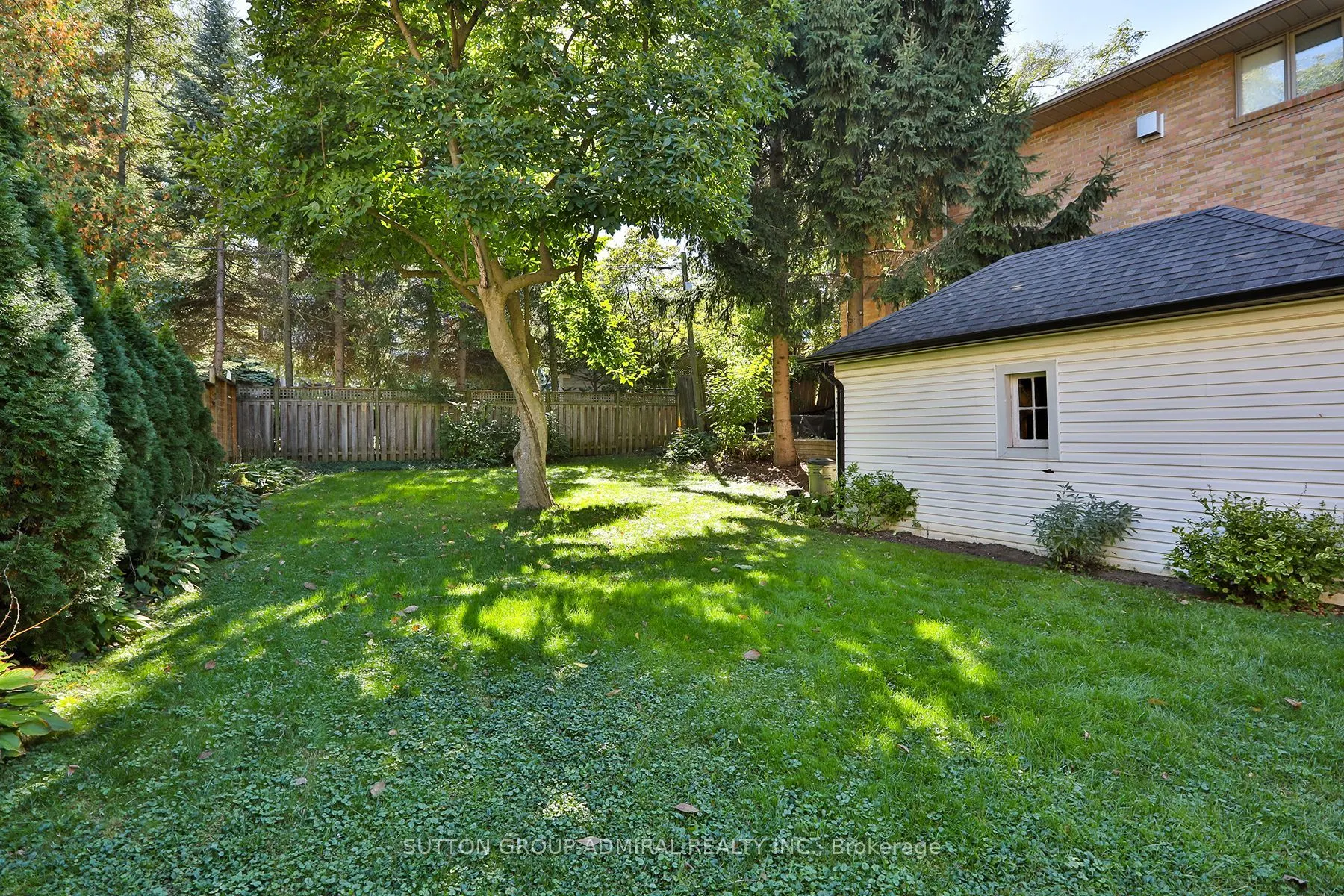 214 Dinnick Crescent