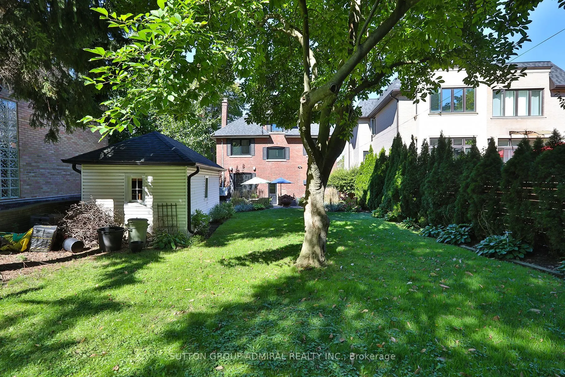 214 Dinnick Crescent
