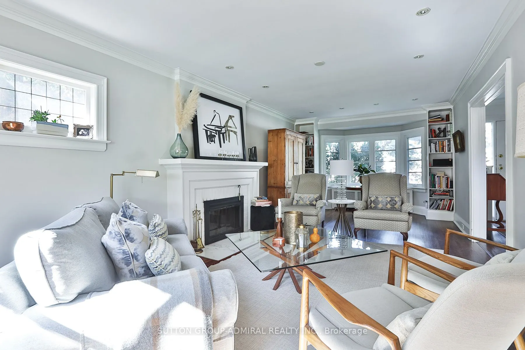 214 Dinnick Crescent