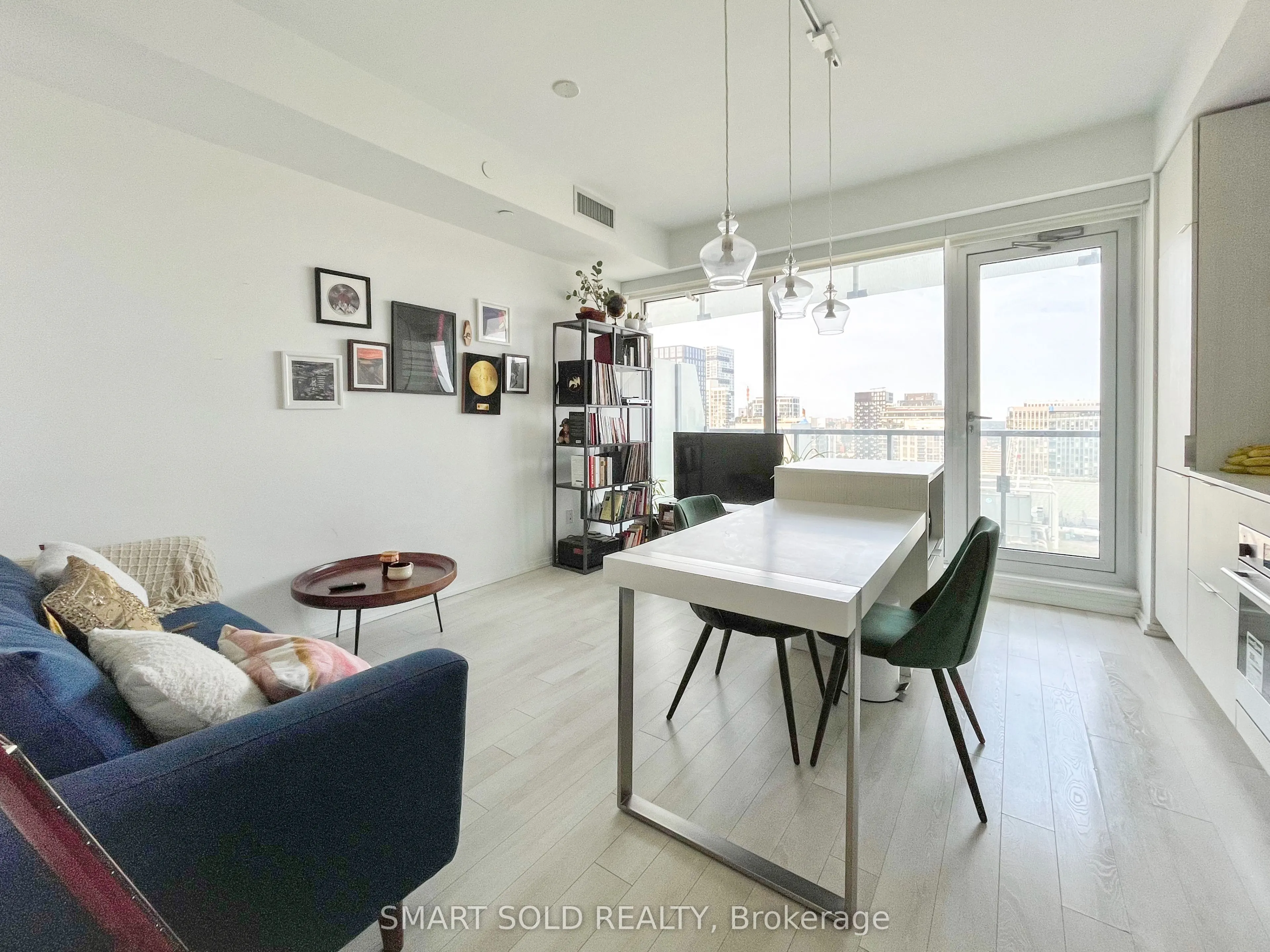 197 Yonge Street, #2403
