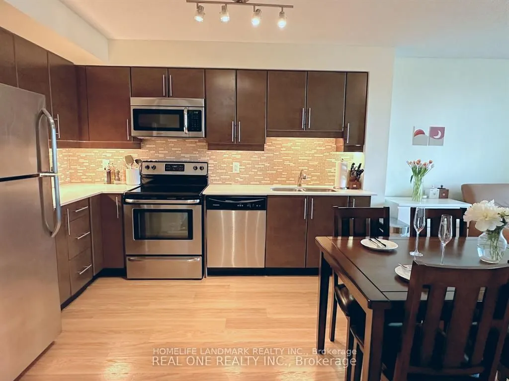 33 Bay Street, #1607