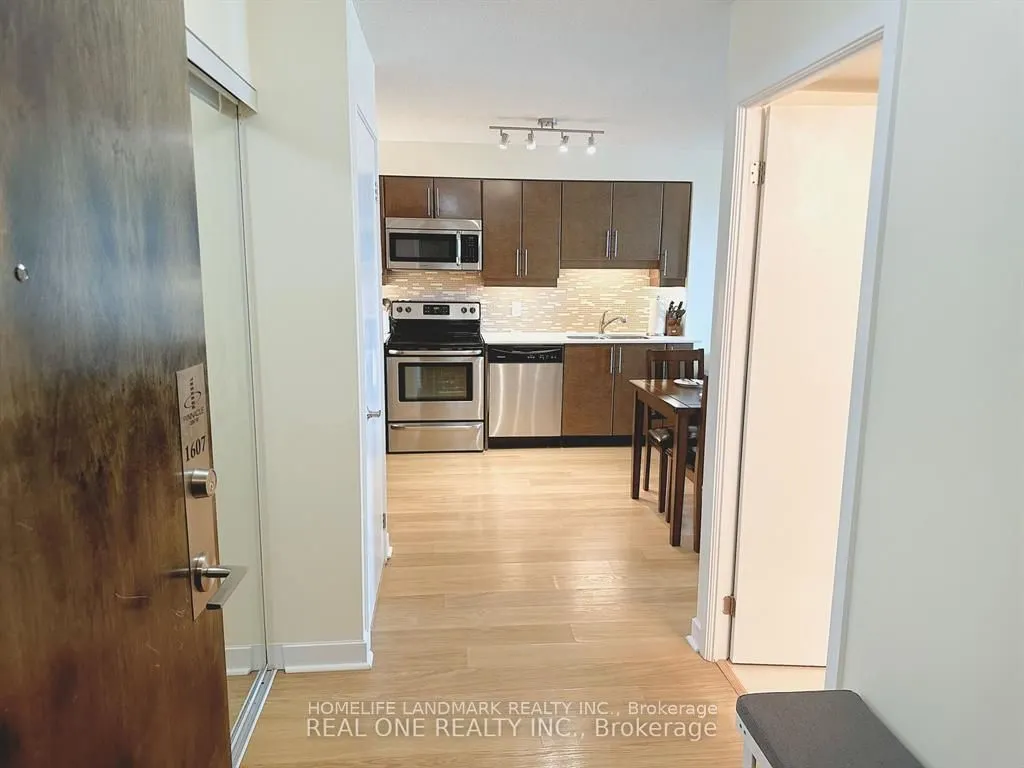 33 Bay Street, #1607