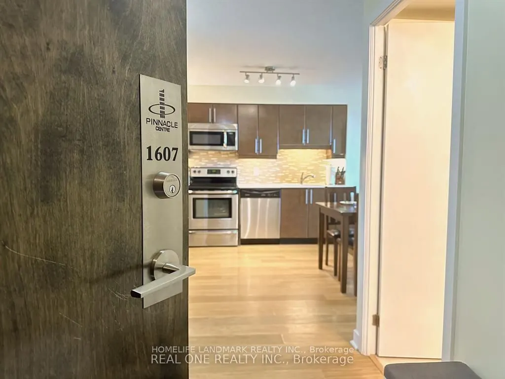 33 Bay Street, #1607