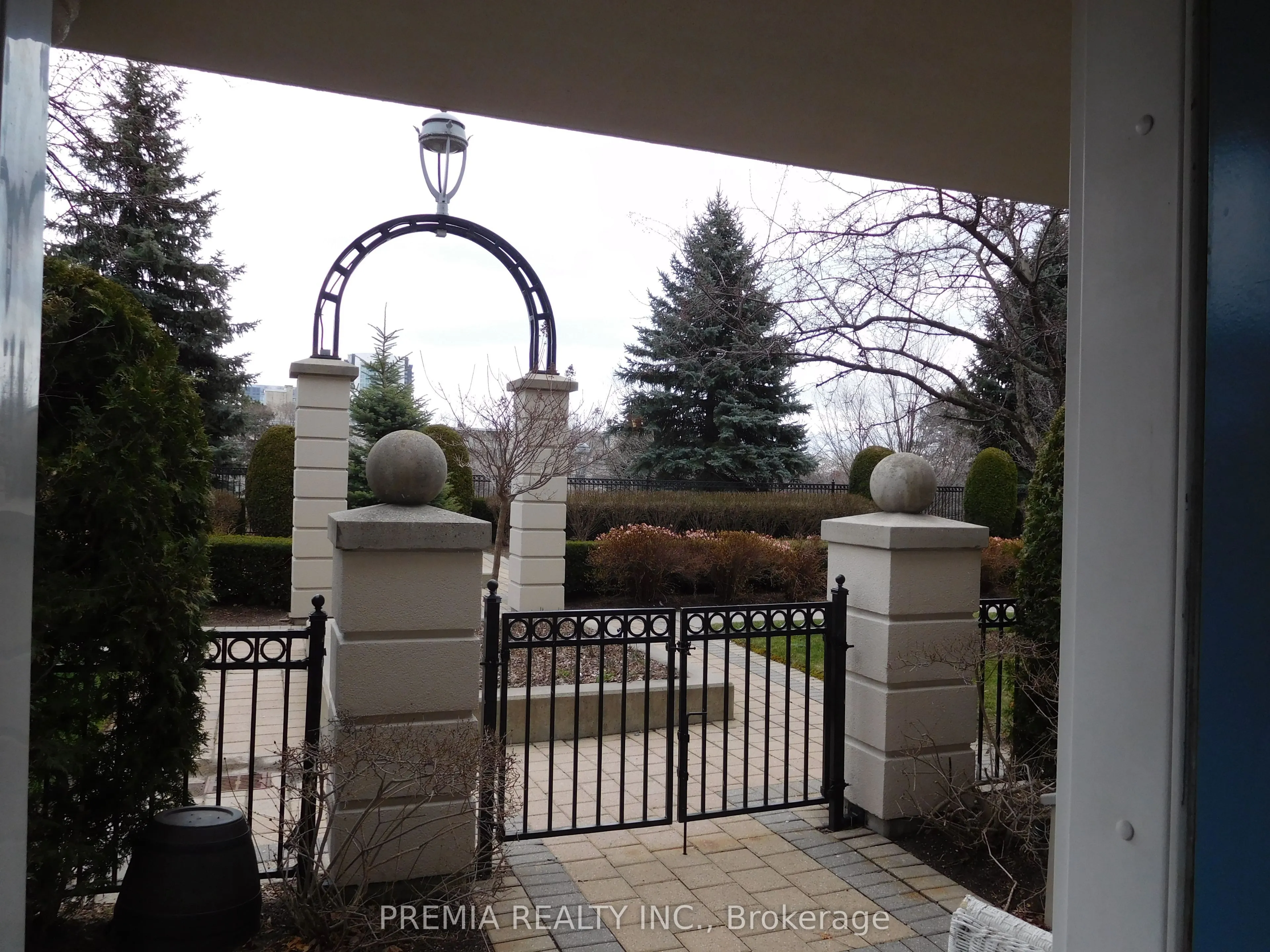 3 Rean Drive, #Th#3