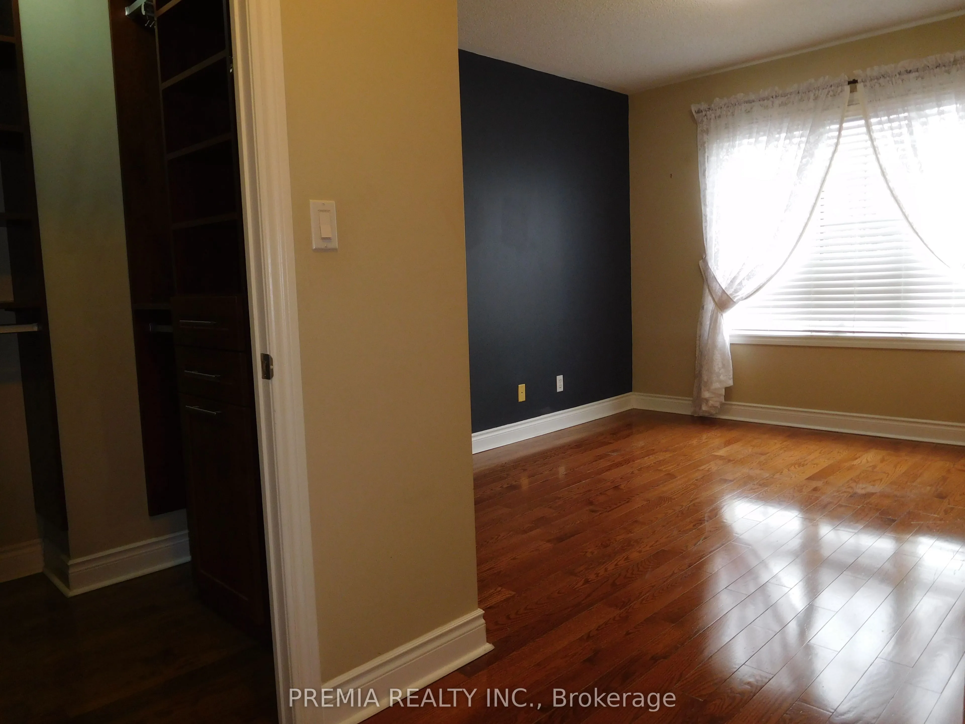 3 Rean Drive, #Th#3