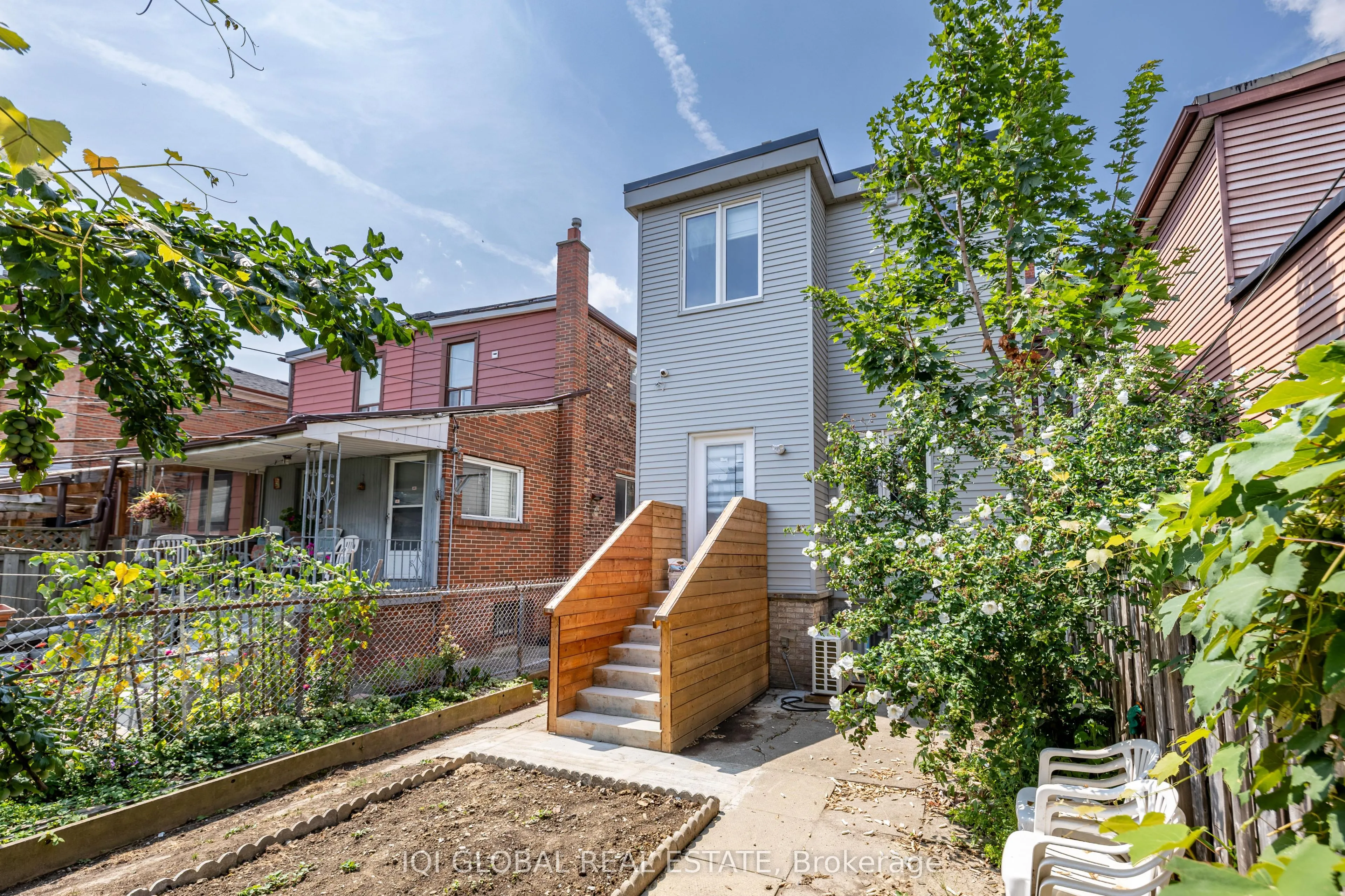475 Ossington Avenue, #Main Floor