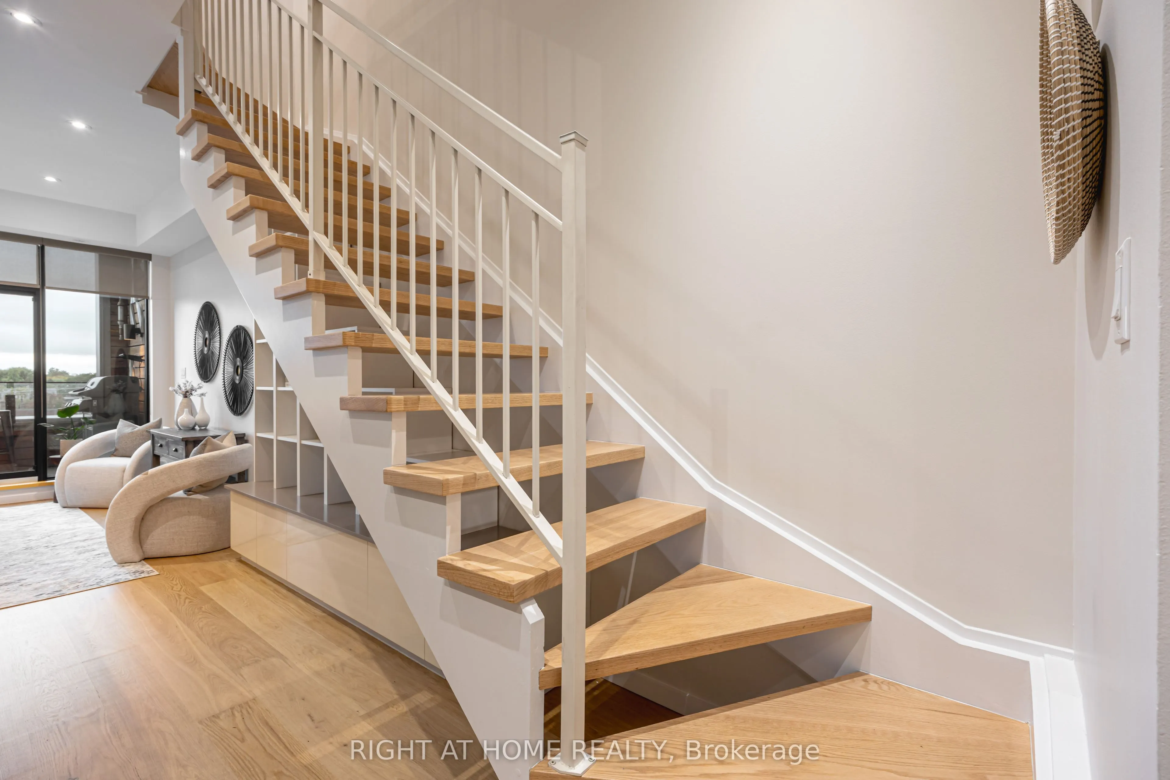 455 Dovercourt Road, #1