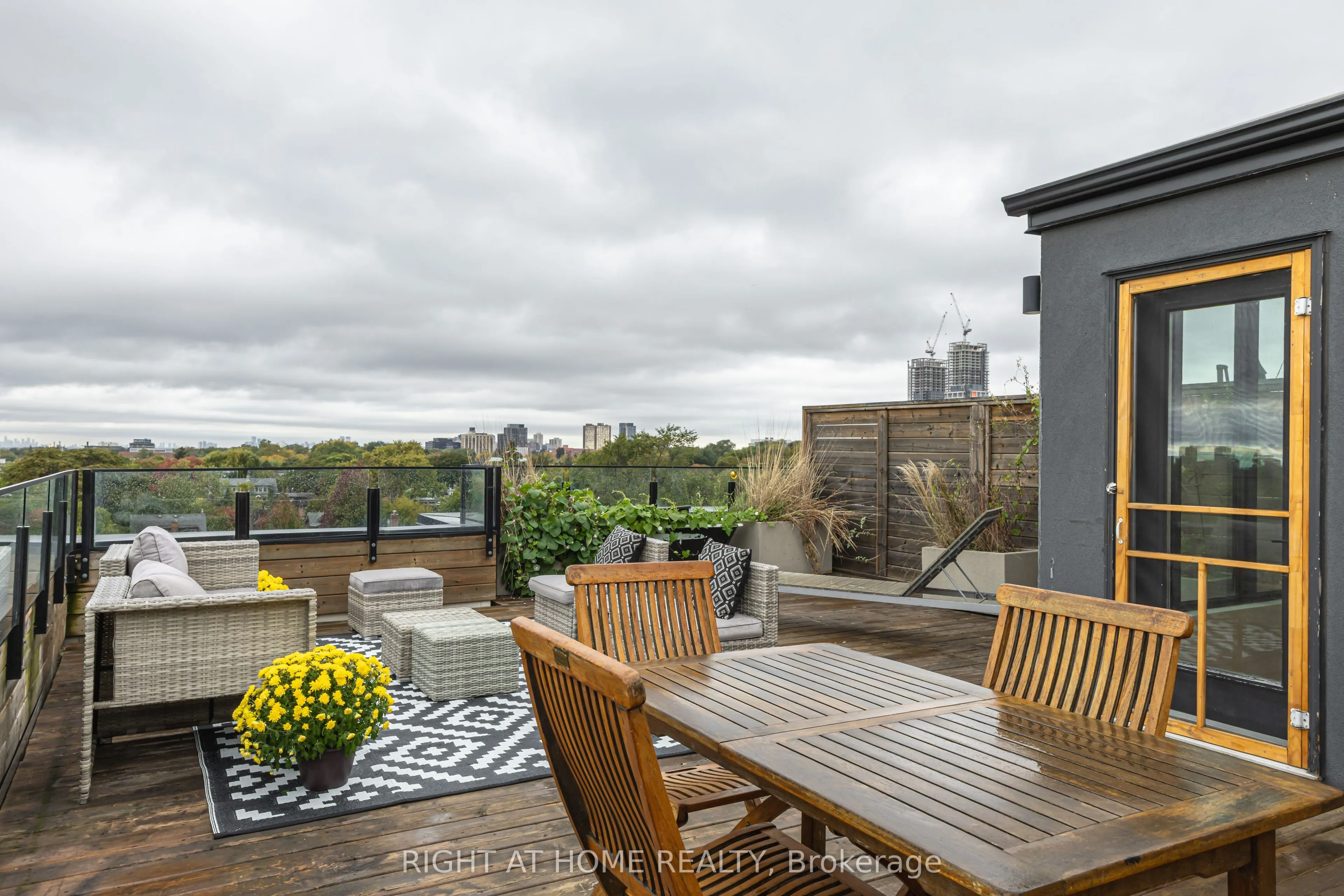 455 Dovercourt Road, #1