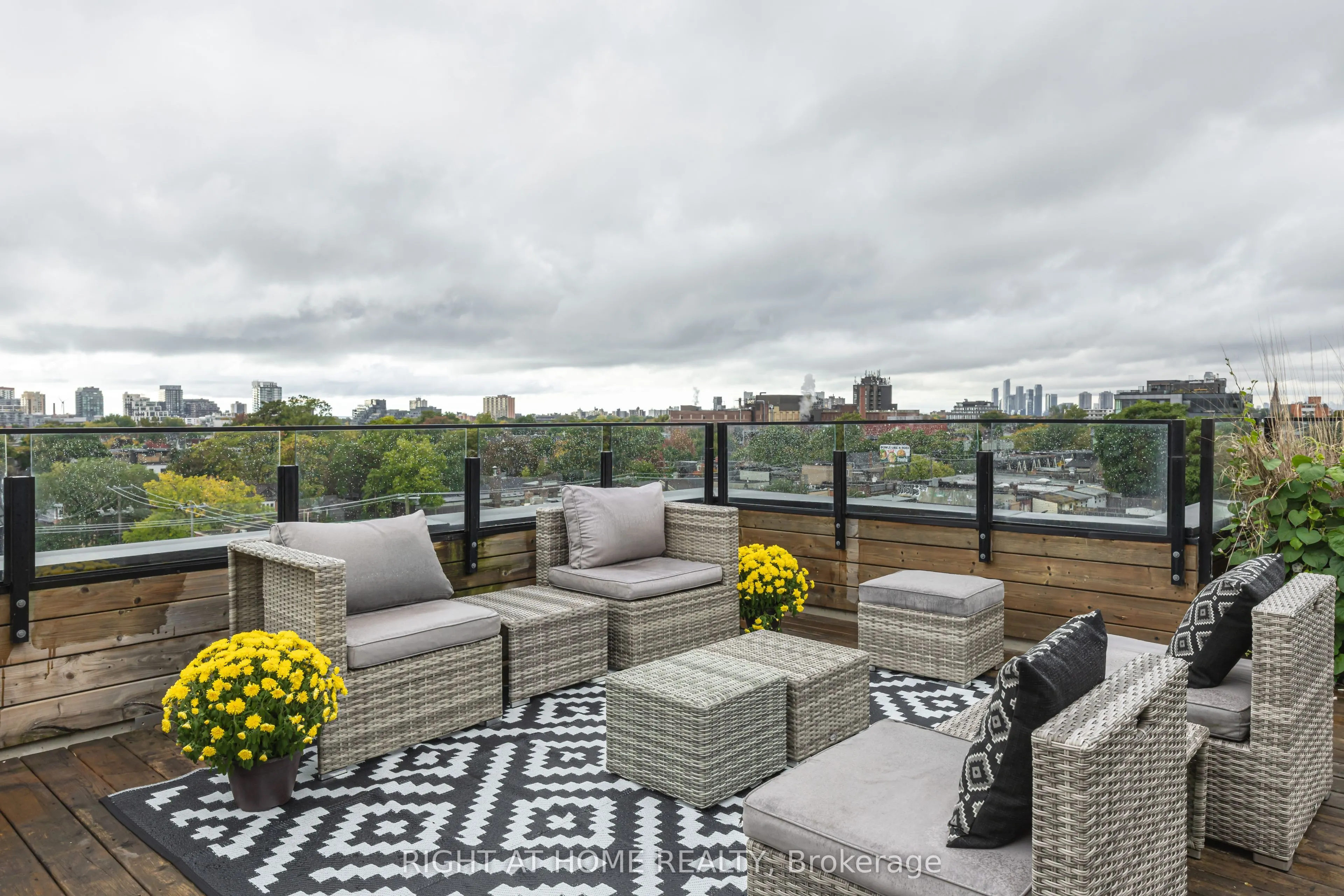 455 Dovercourt Road, #1