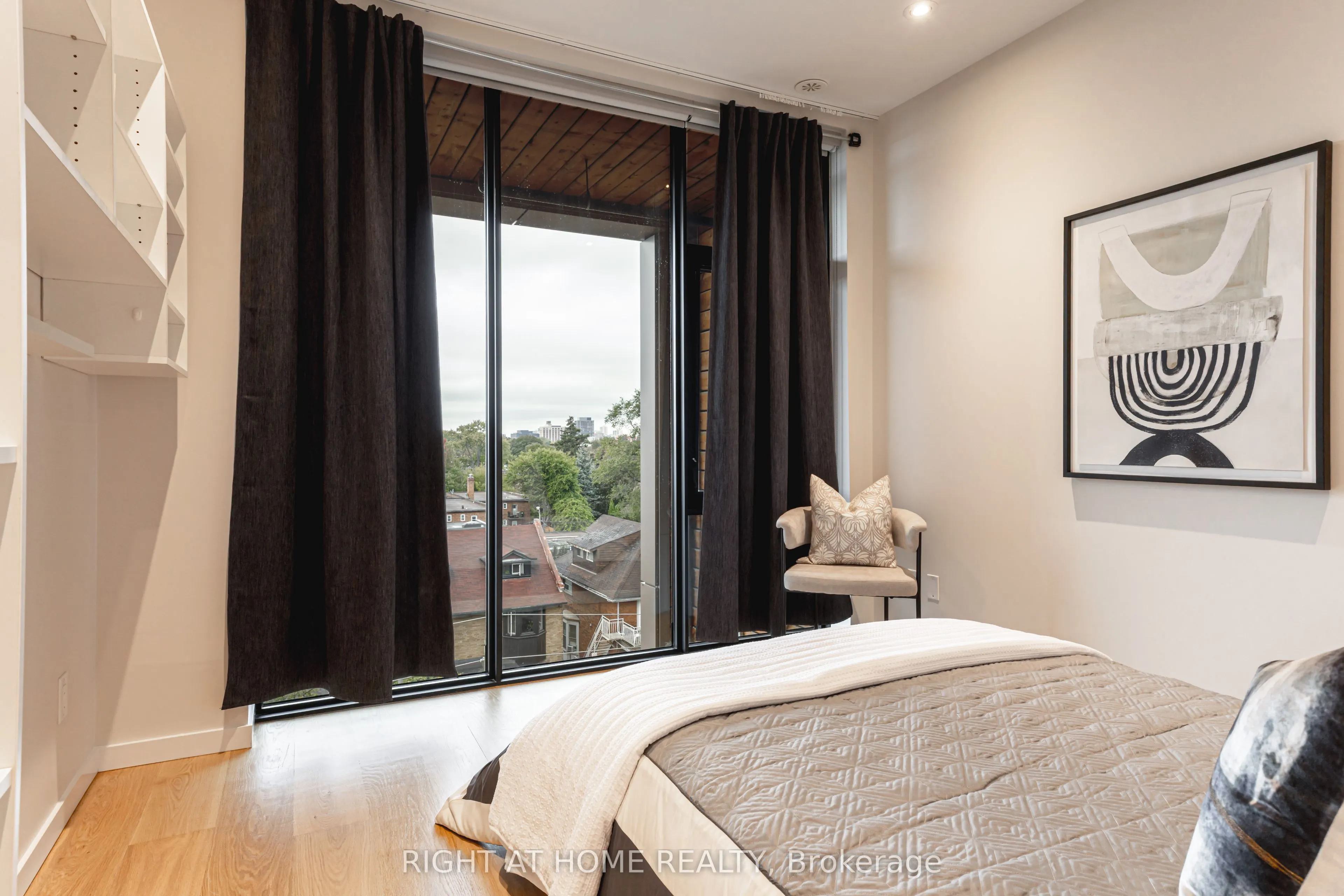 455 Dovercourt Road, #1