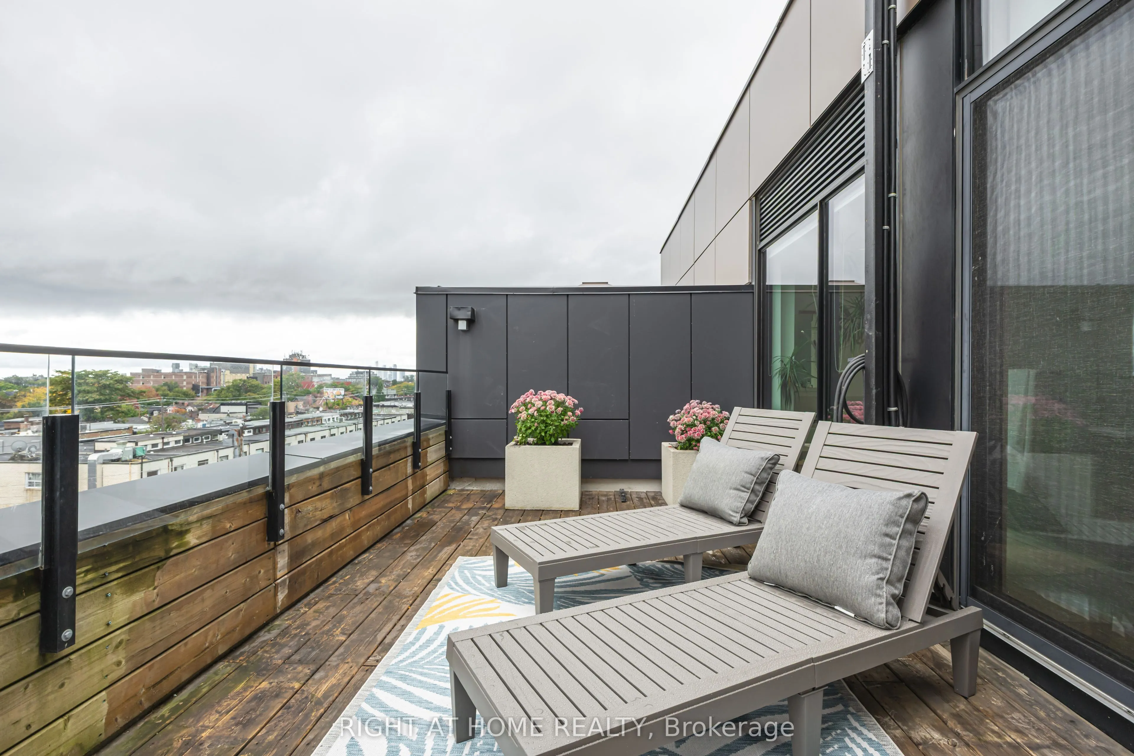 455 Dovercourt Road, #1