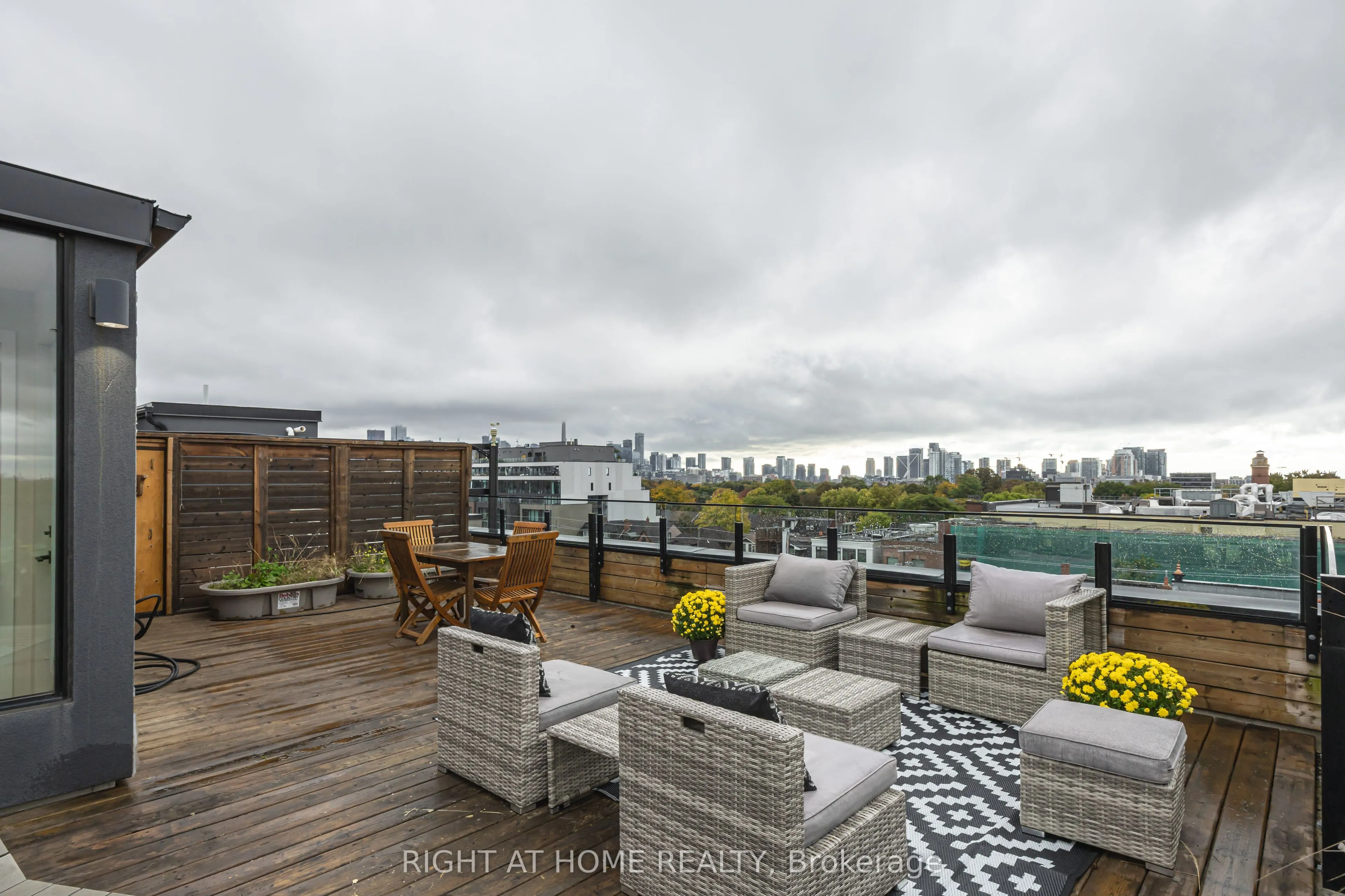 455 Dovercourt Road, #1