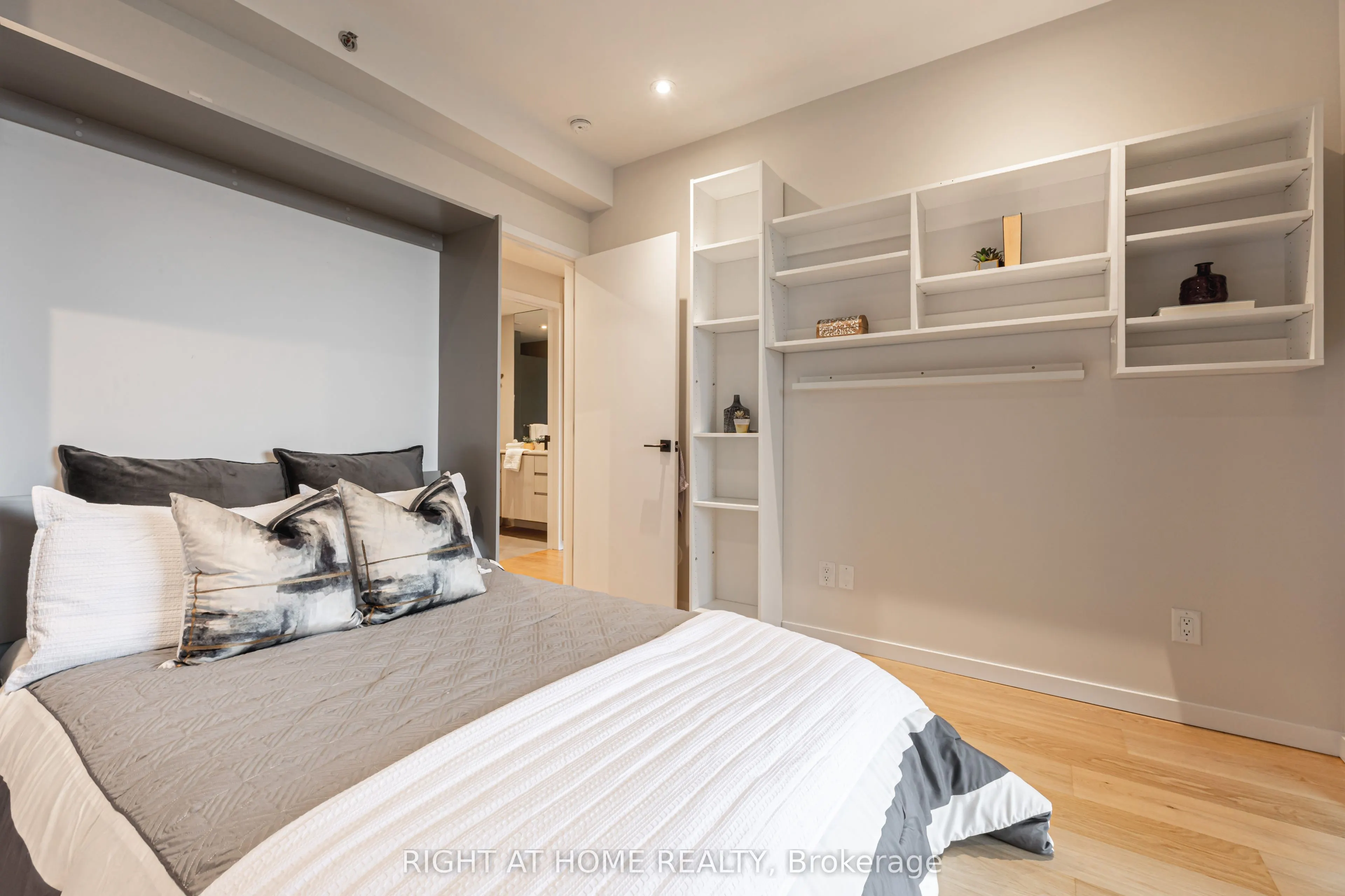 455 Dovercourt Road, #1