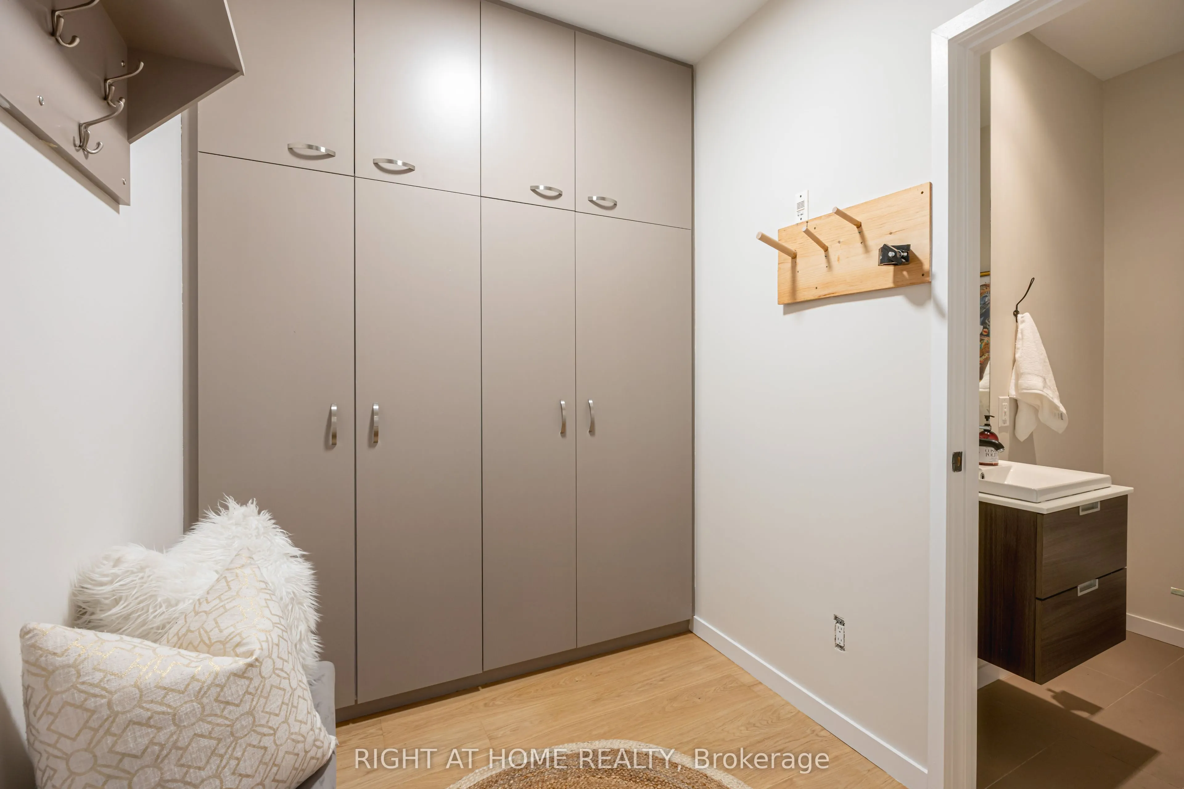 455 Dovercourt Road, #1