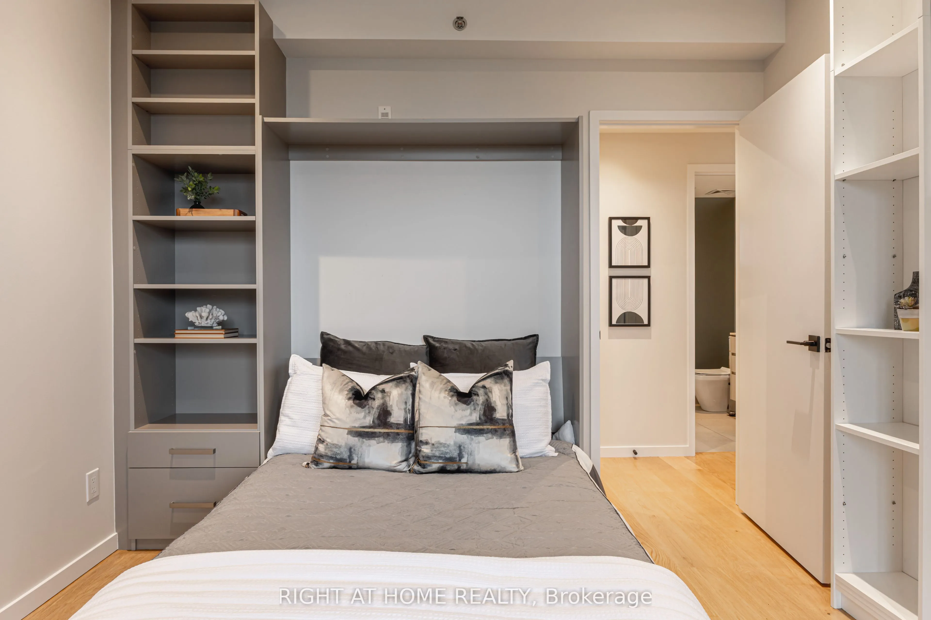 455 Dovercourt Road, #1