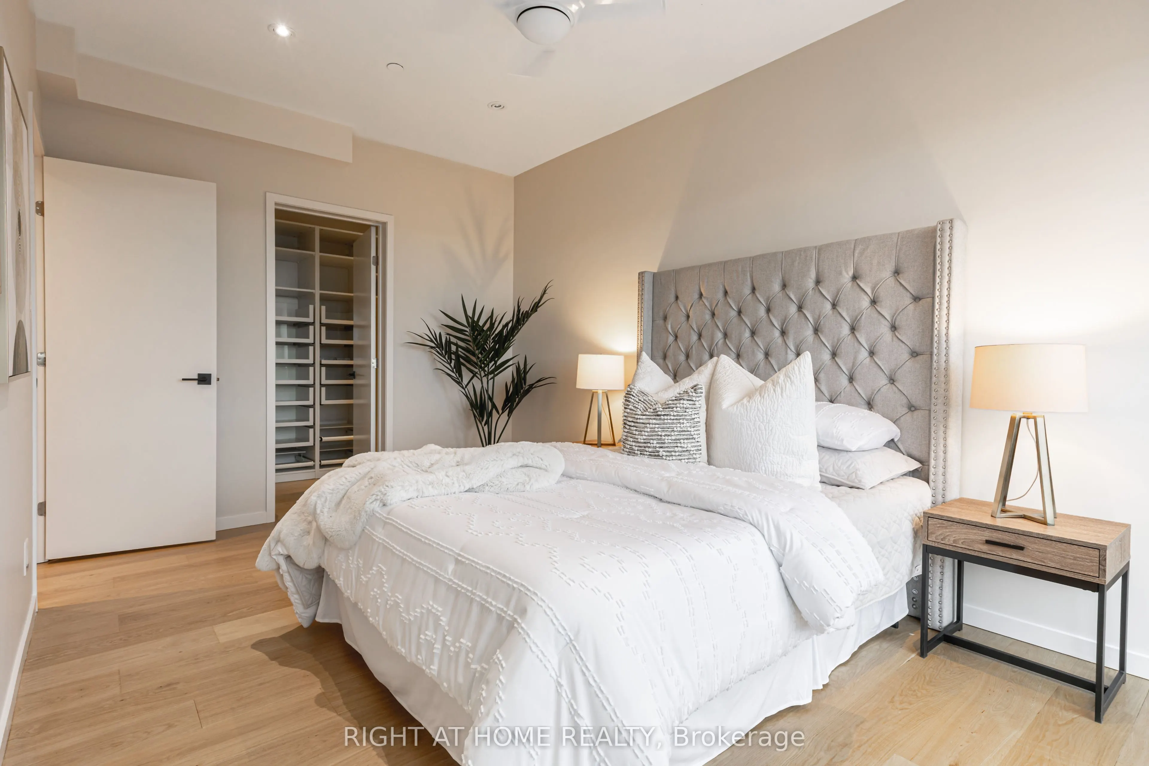 455 Dovercourt Road, #1
