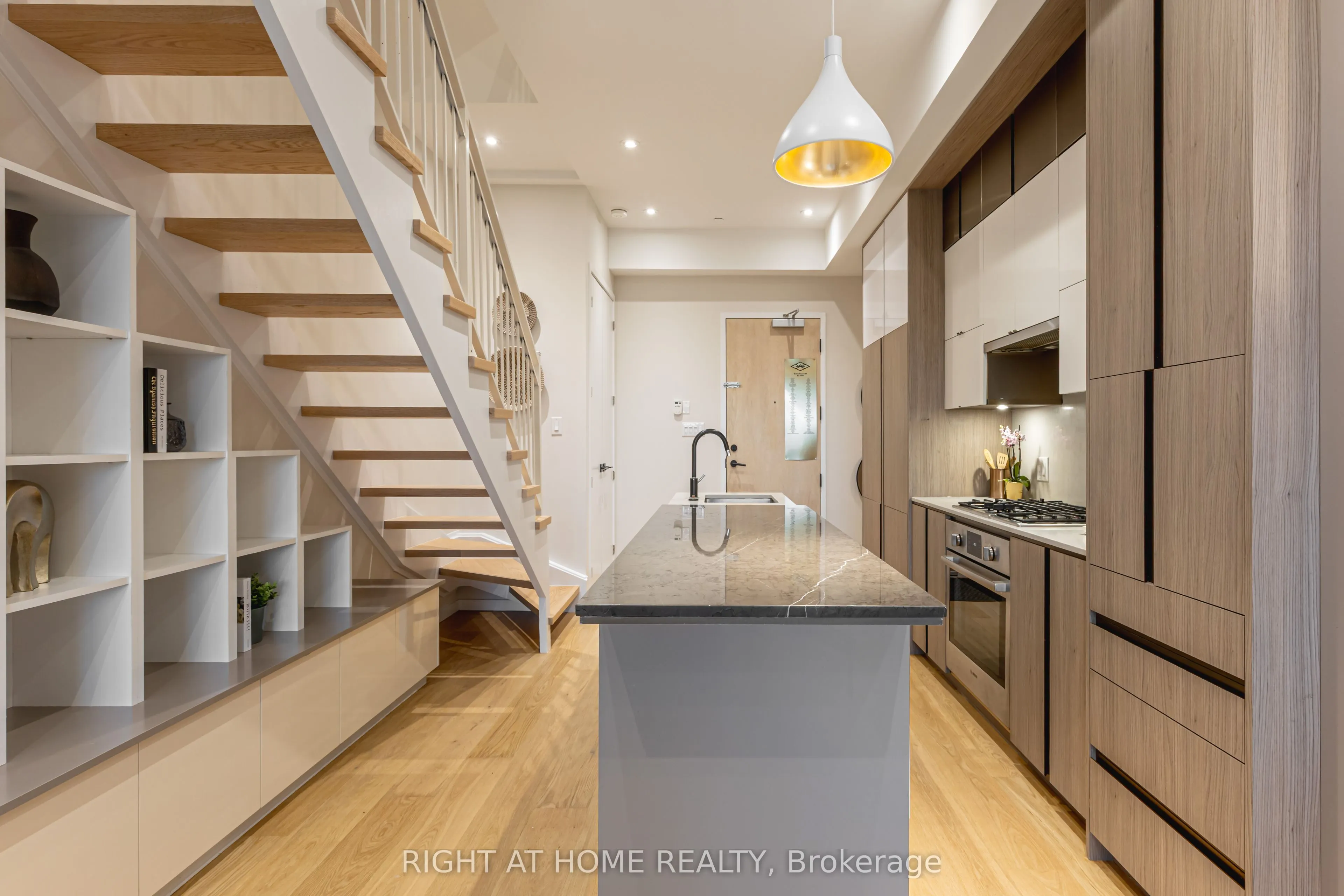 455 Dovercourt Road, #1