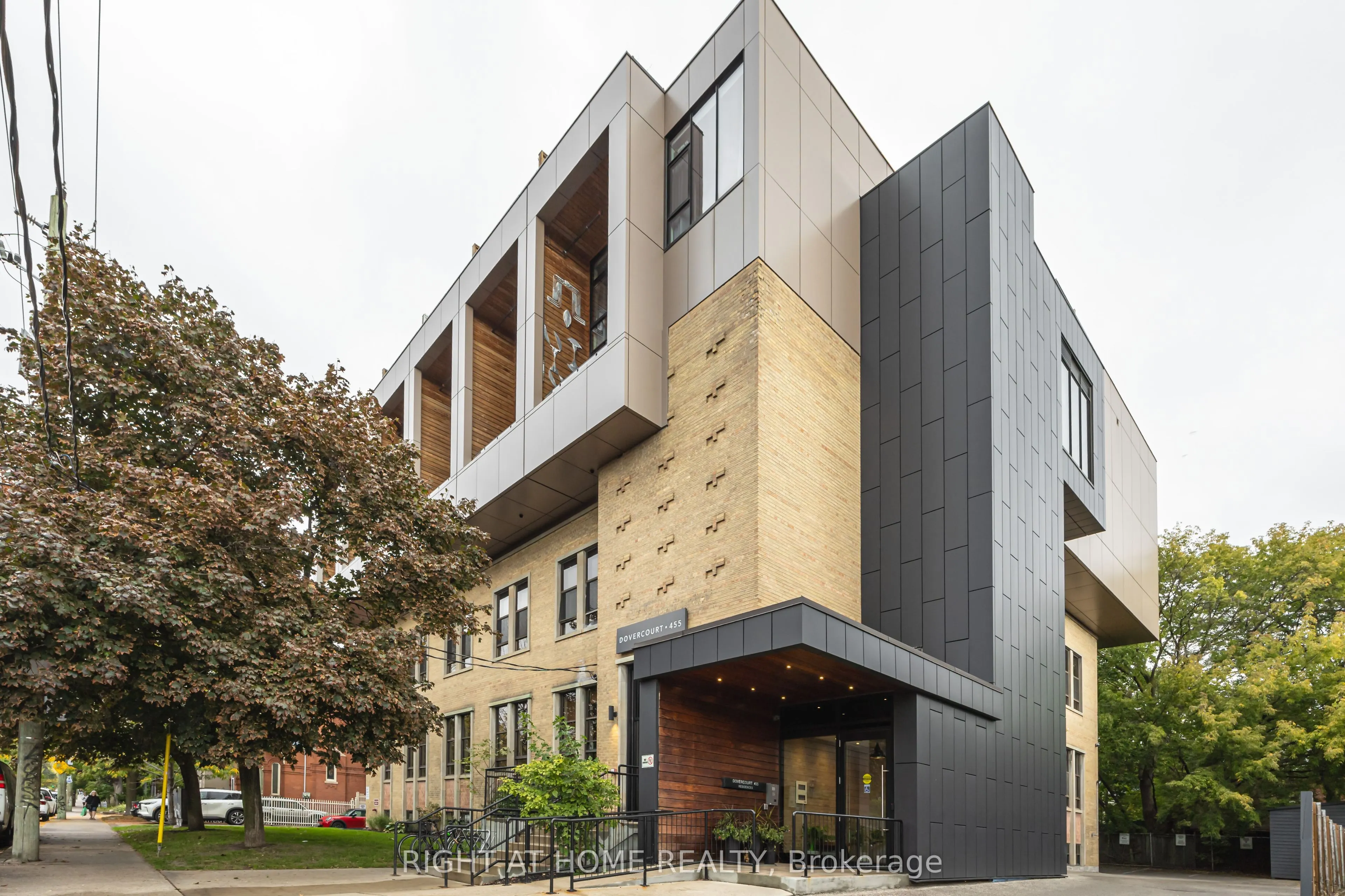 455 Dovercourt Road, #1