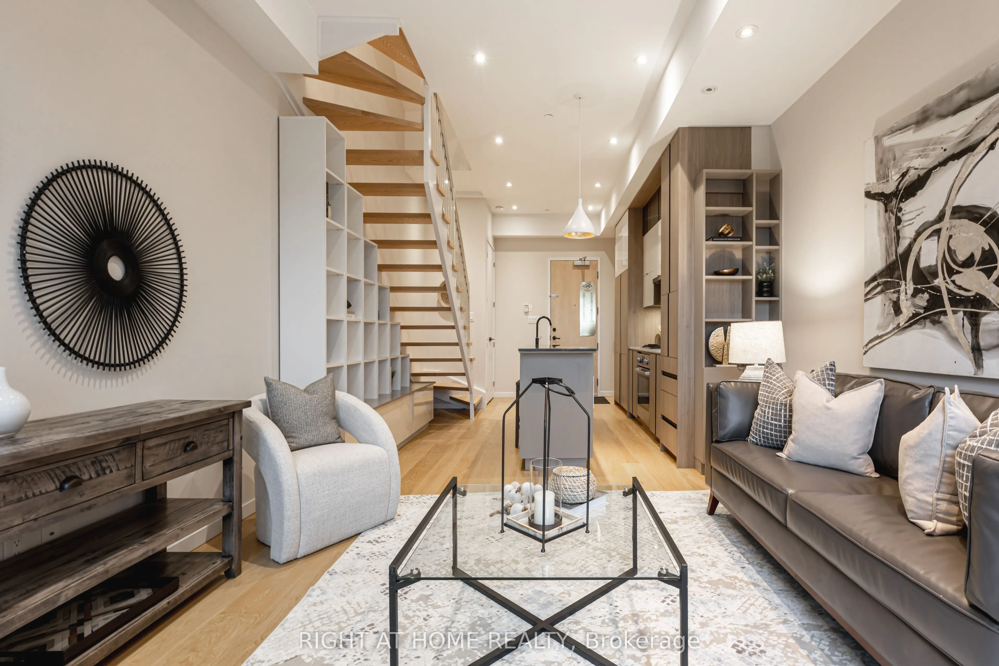 455 Dovercourt Road, #1