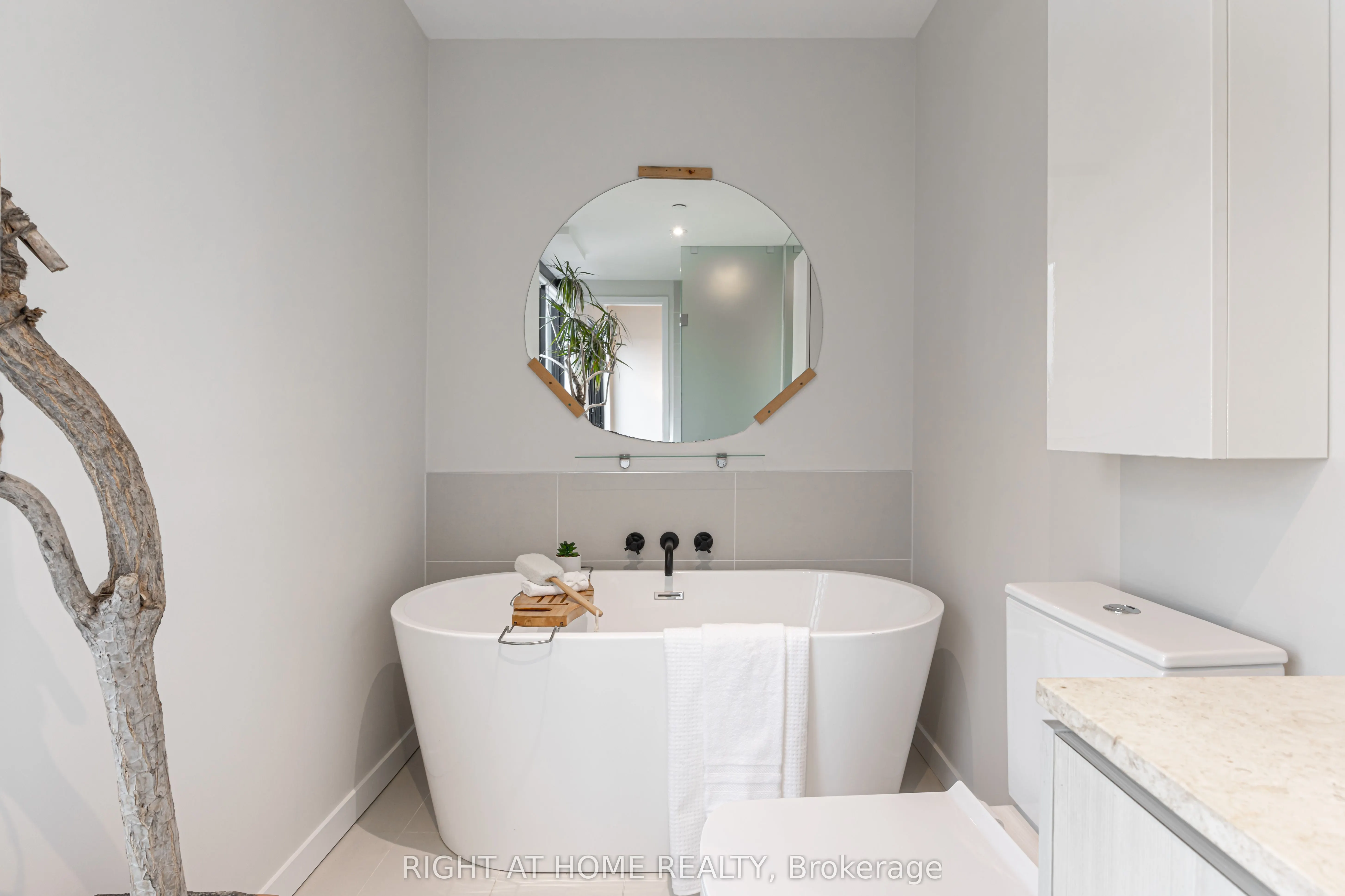 455 Dovercourt Road, #1