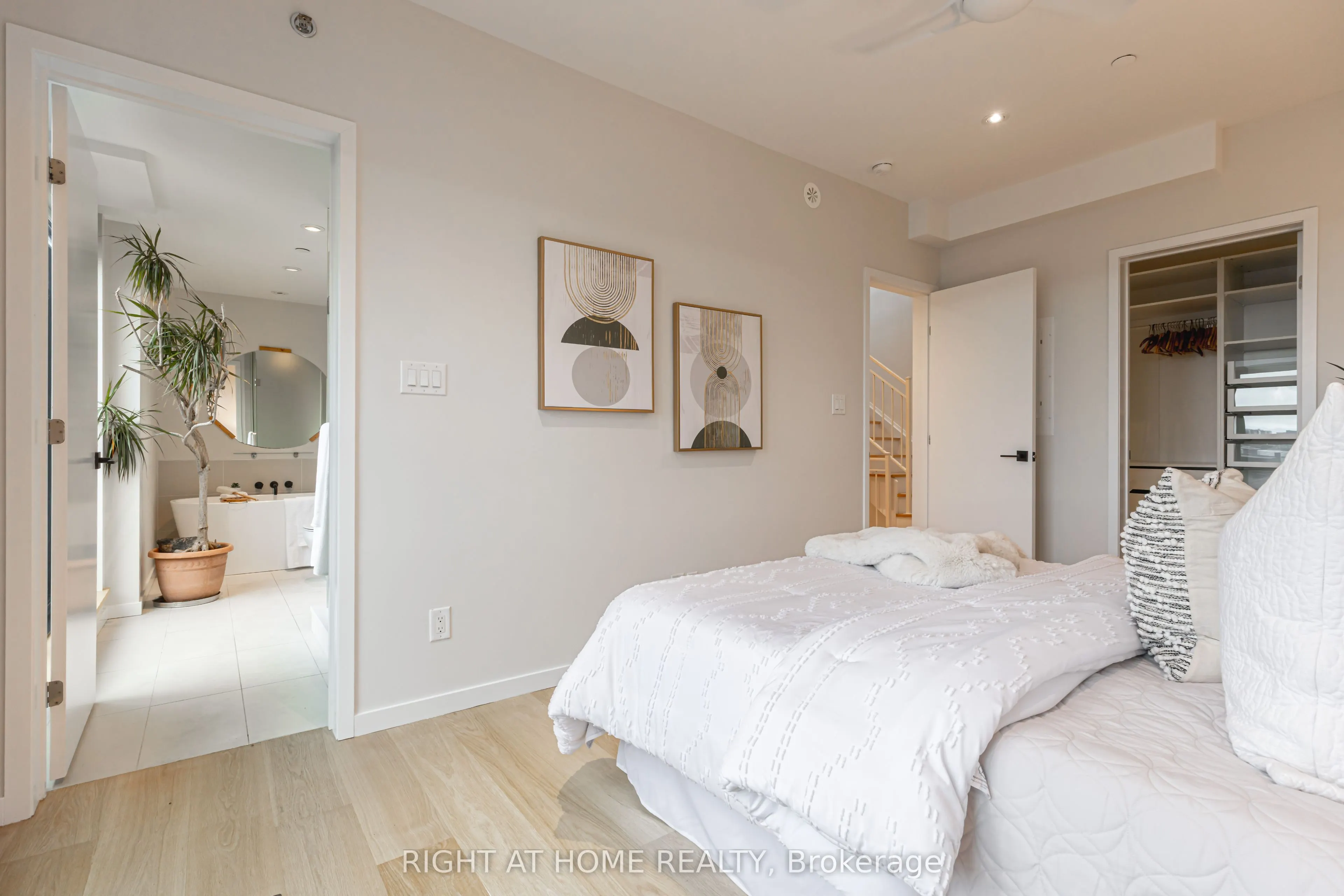 455 Dovercourt Road, #1