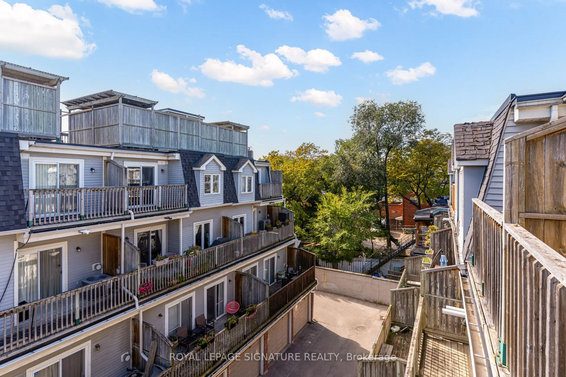 1015B College Street, #4