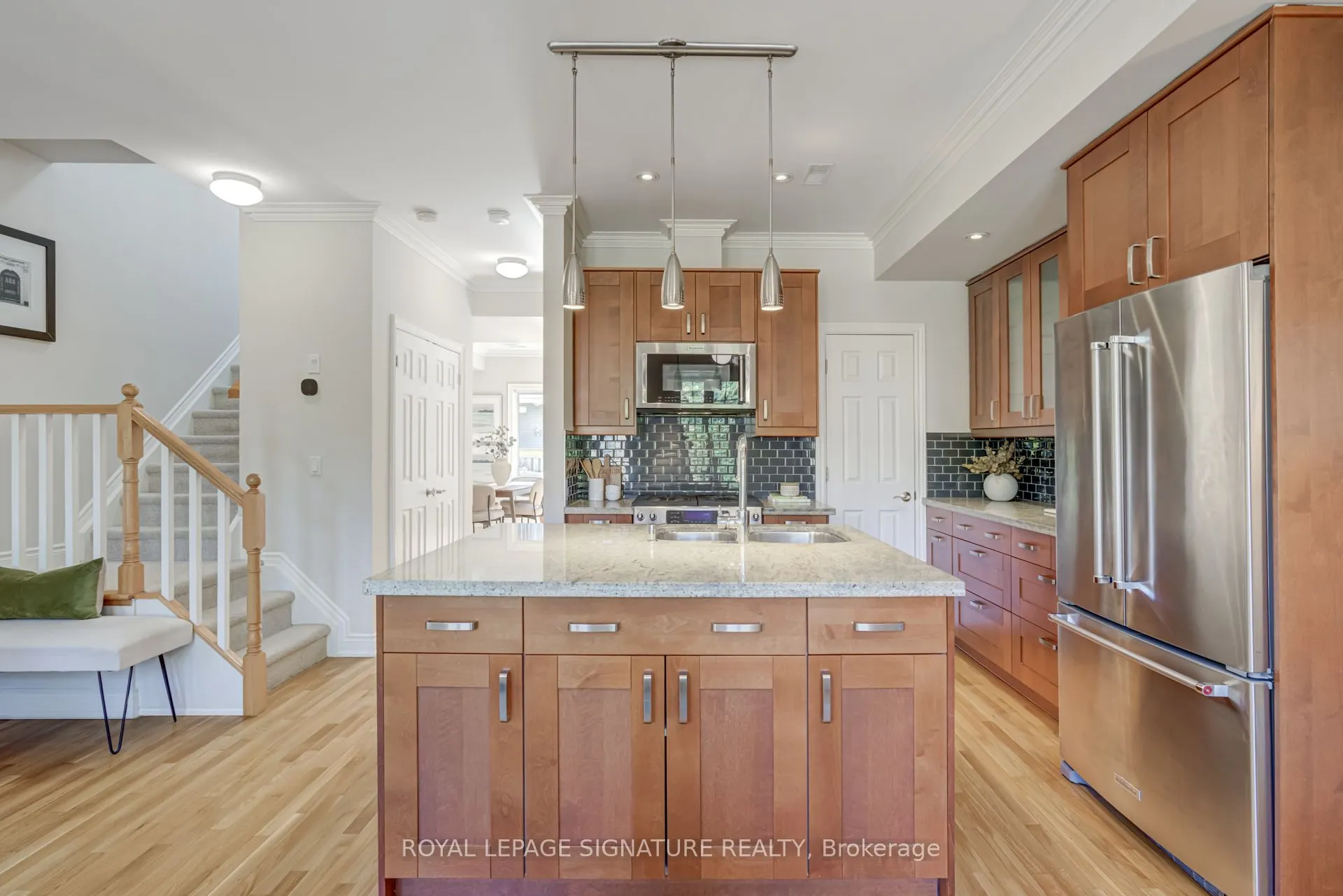 1015B College Street, #4
