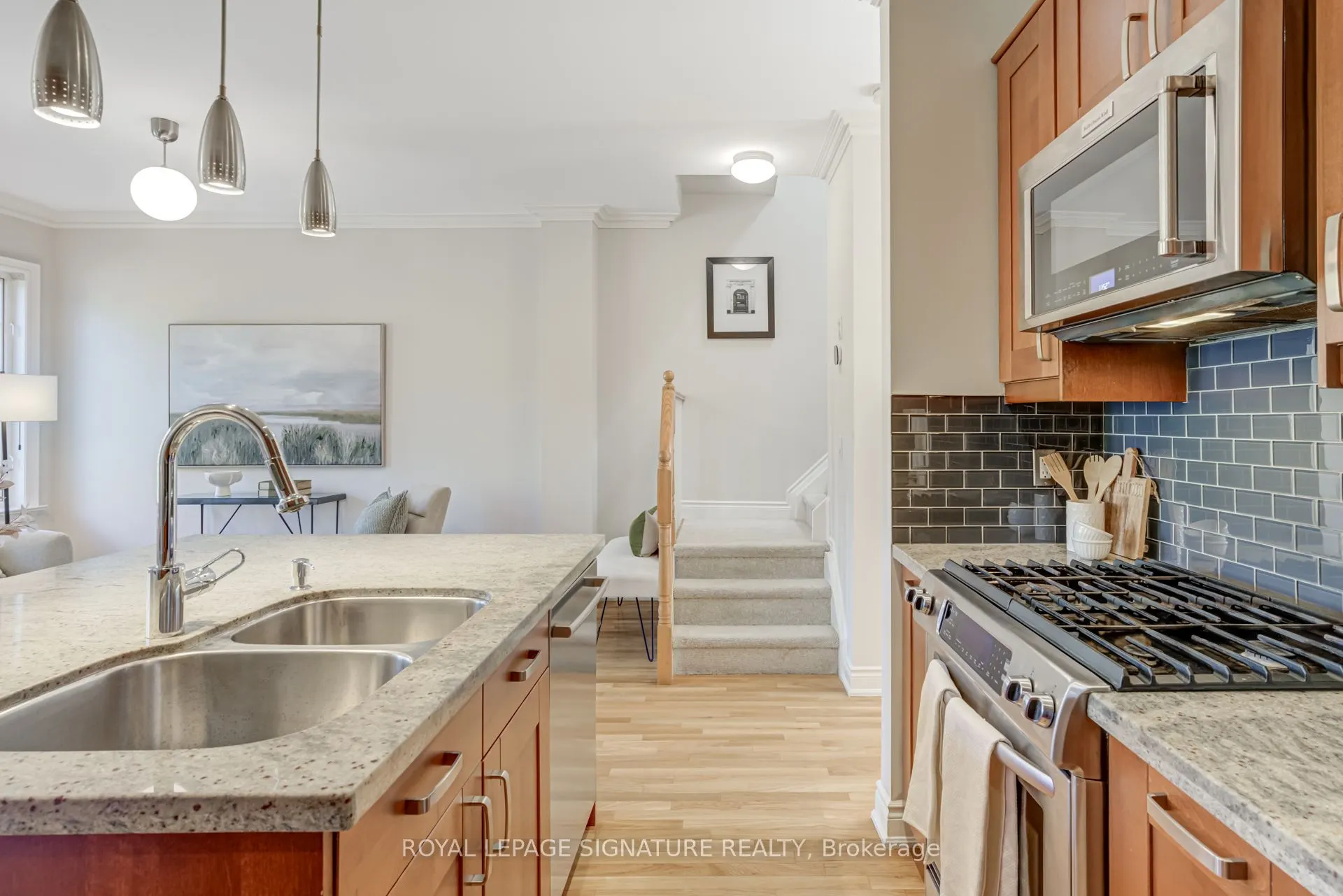 1015B College Street, #4