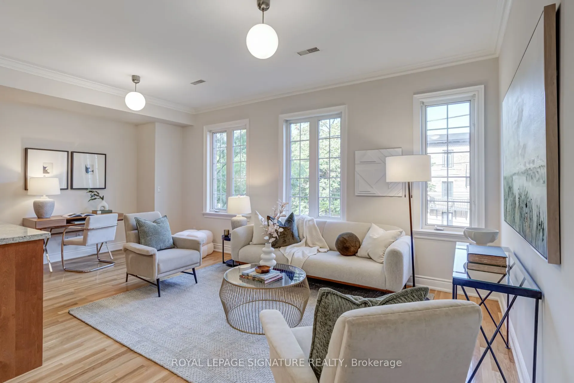 1015B College Street, #4