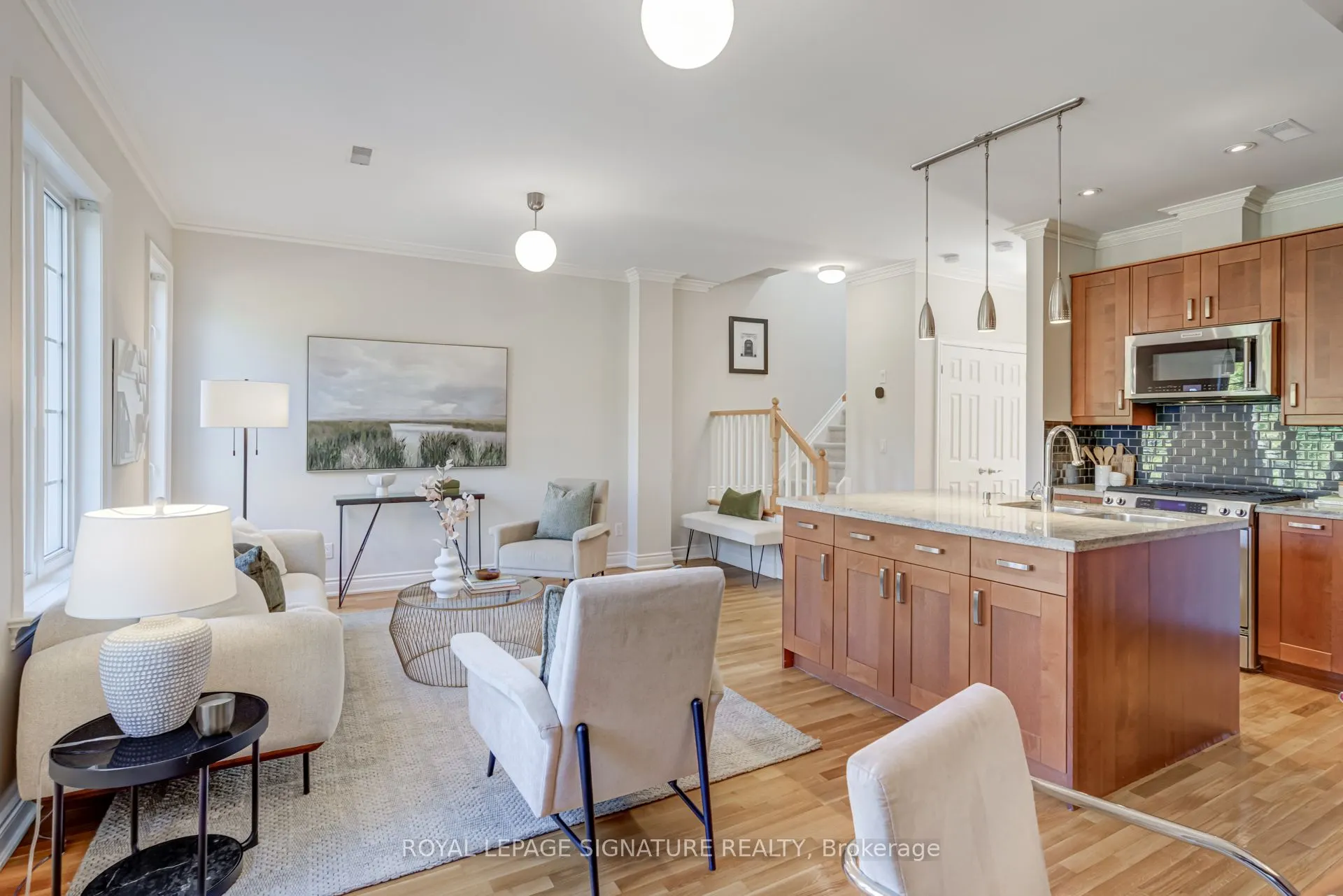 1015B College Street, #4