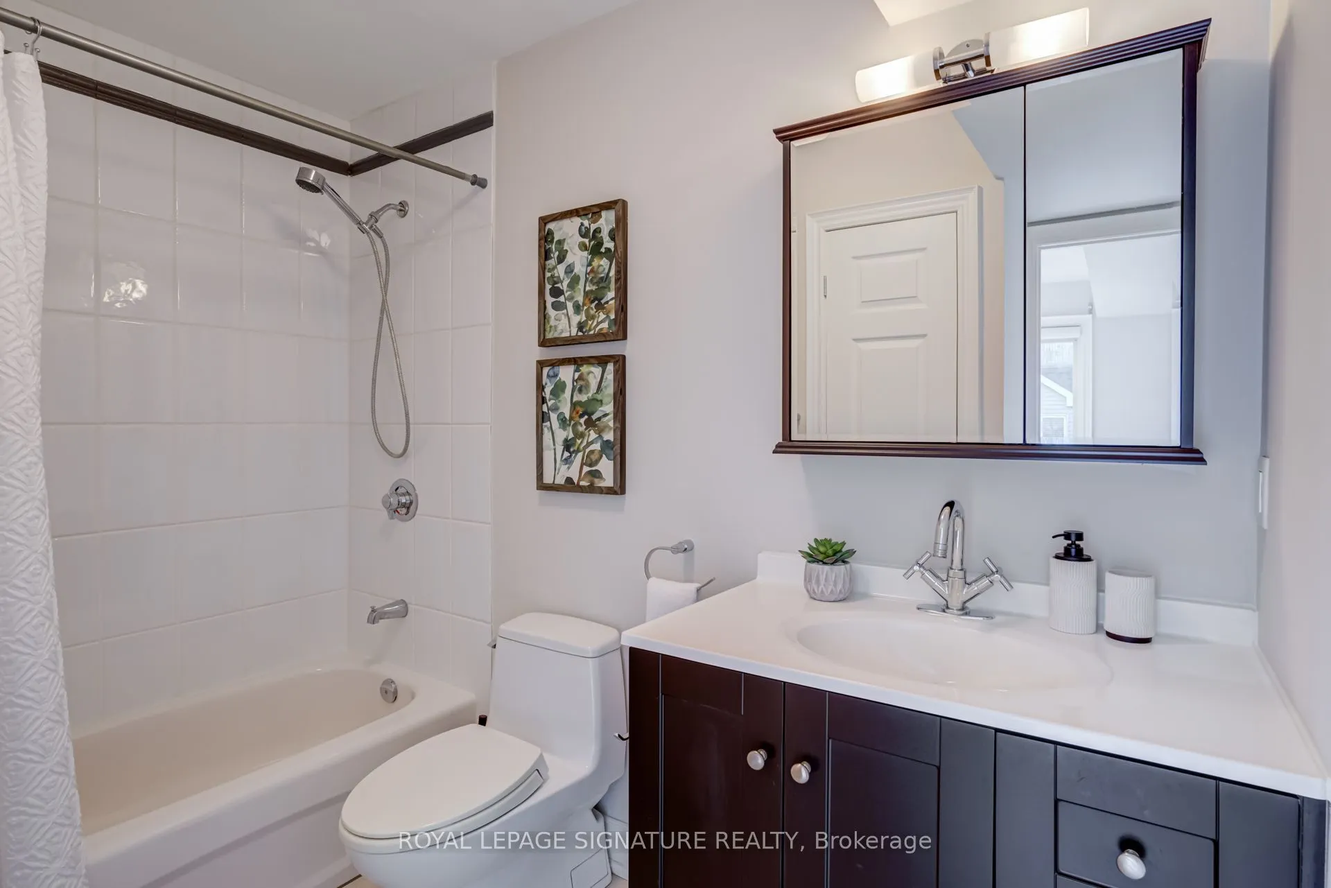 1015B College Street, #4