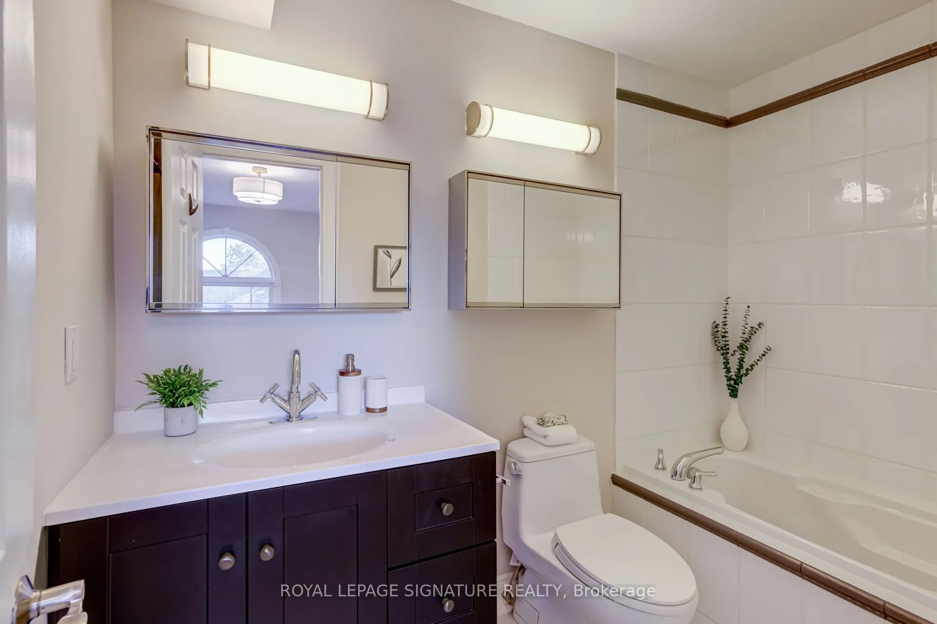 1015B College Street, #4