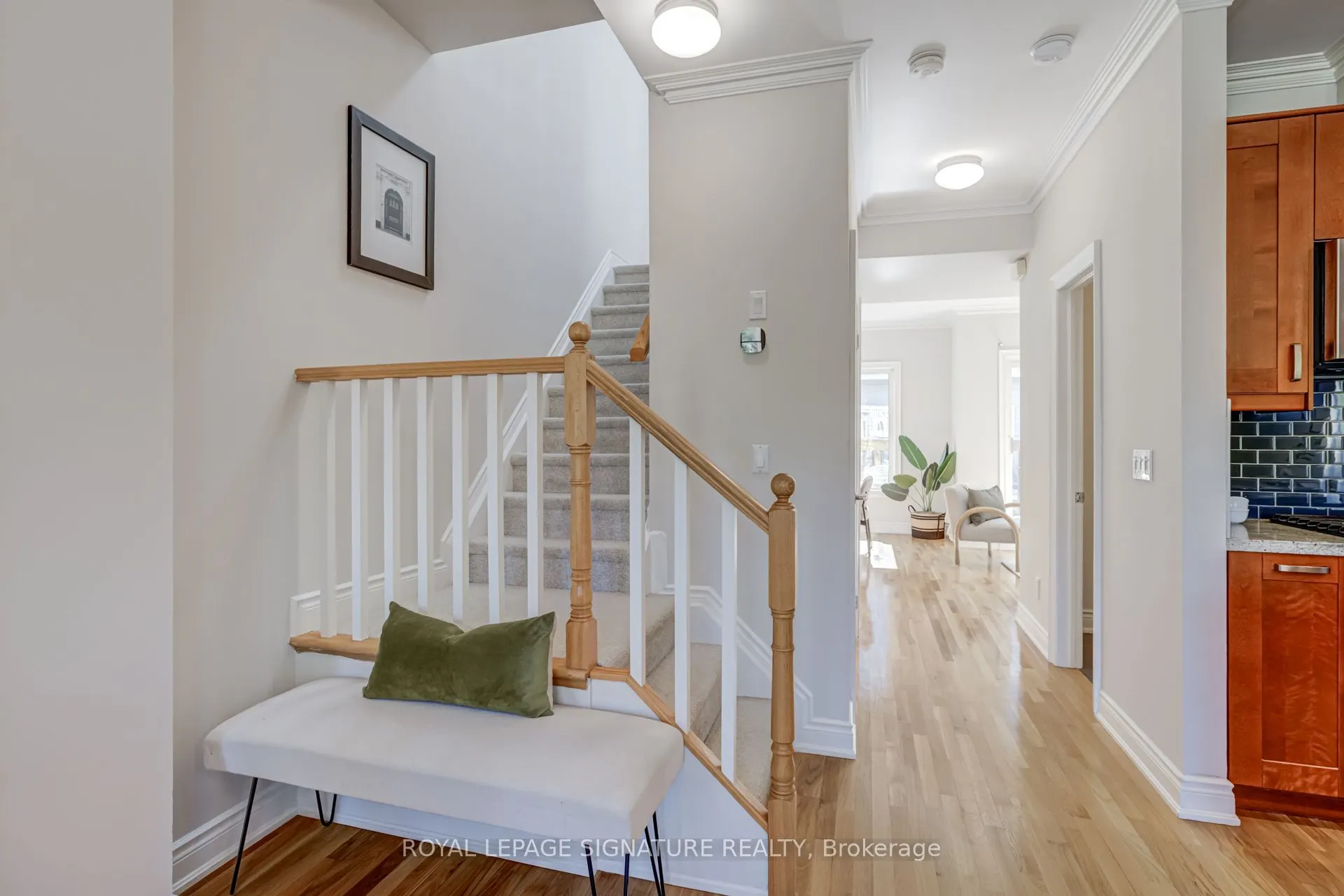 1015B College Street, #4