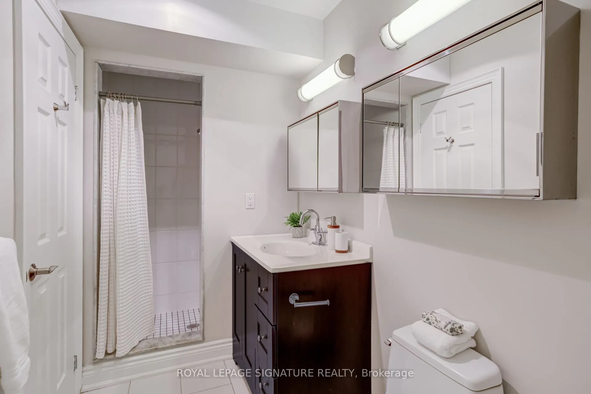 1015B College Street, #4
