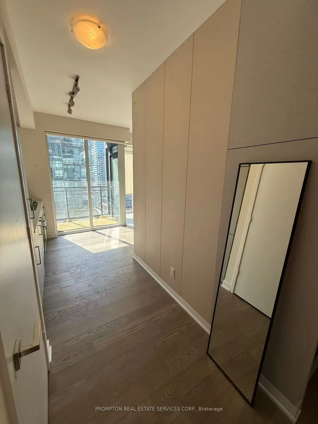 17 Dundonald Street, #1607