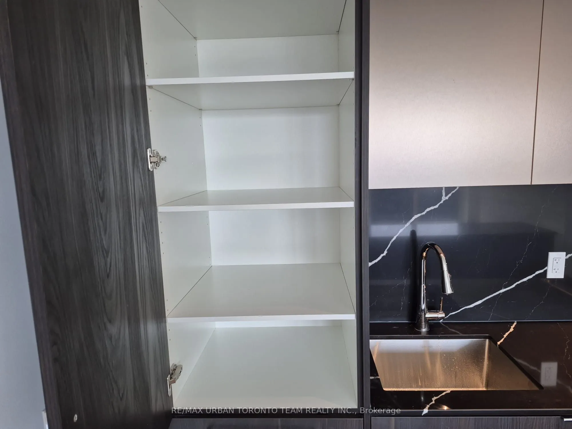771 Yonge Street, #2802
