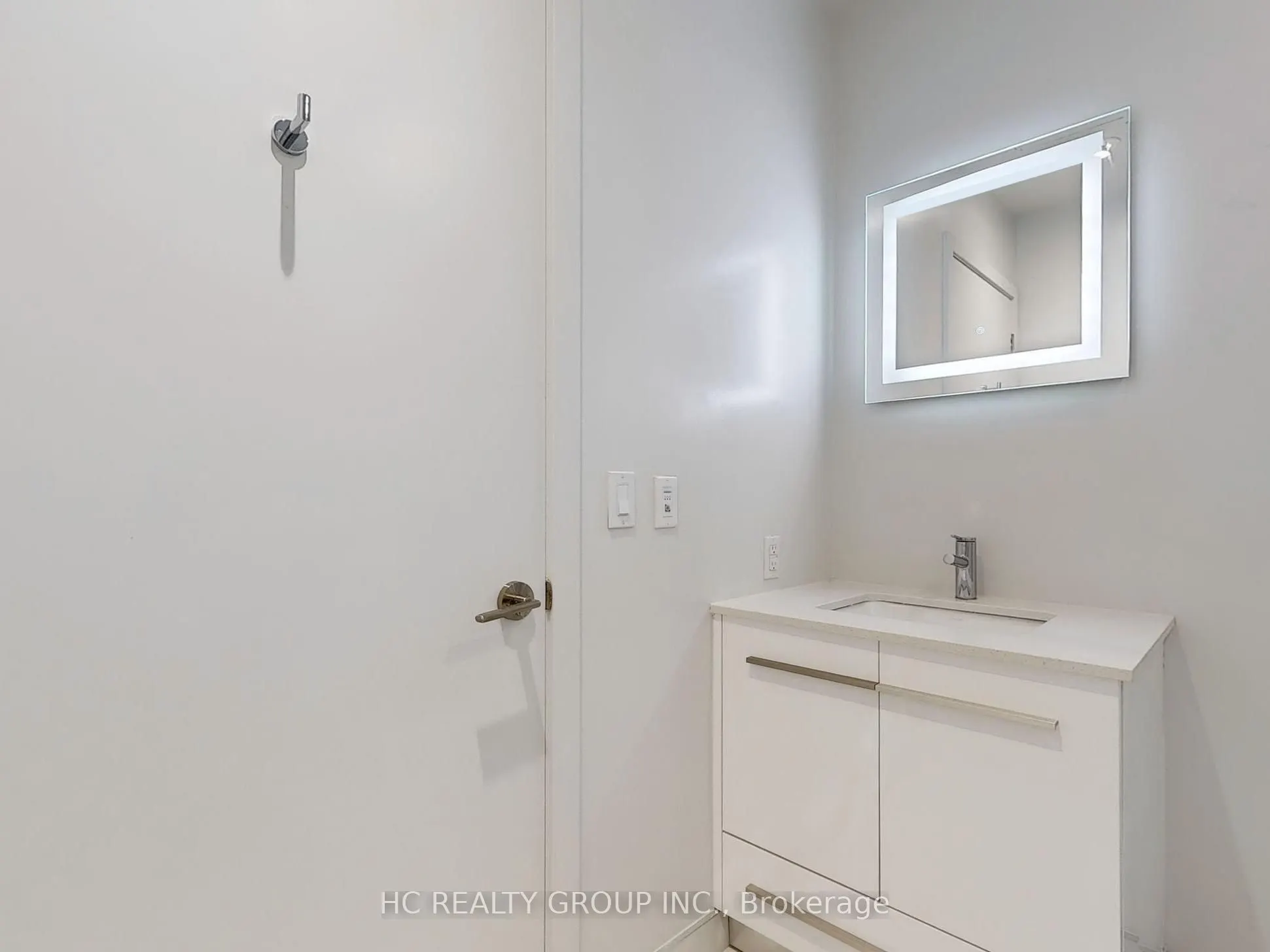 8 Cumberland Street, #1302