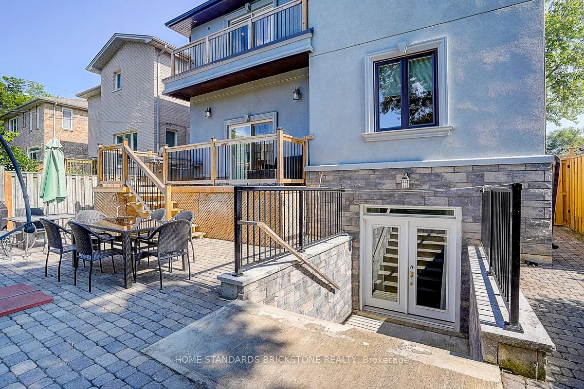 36 Abitibi Avenue N