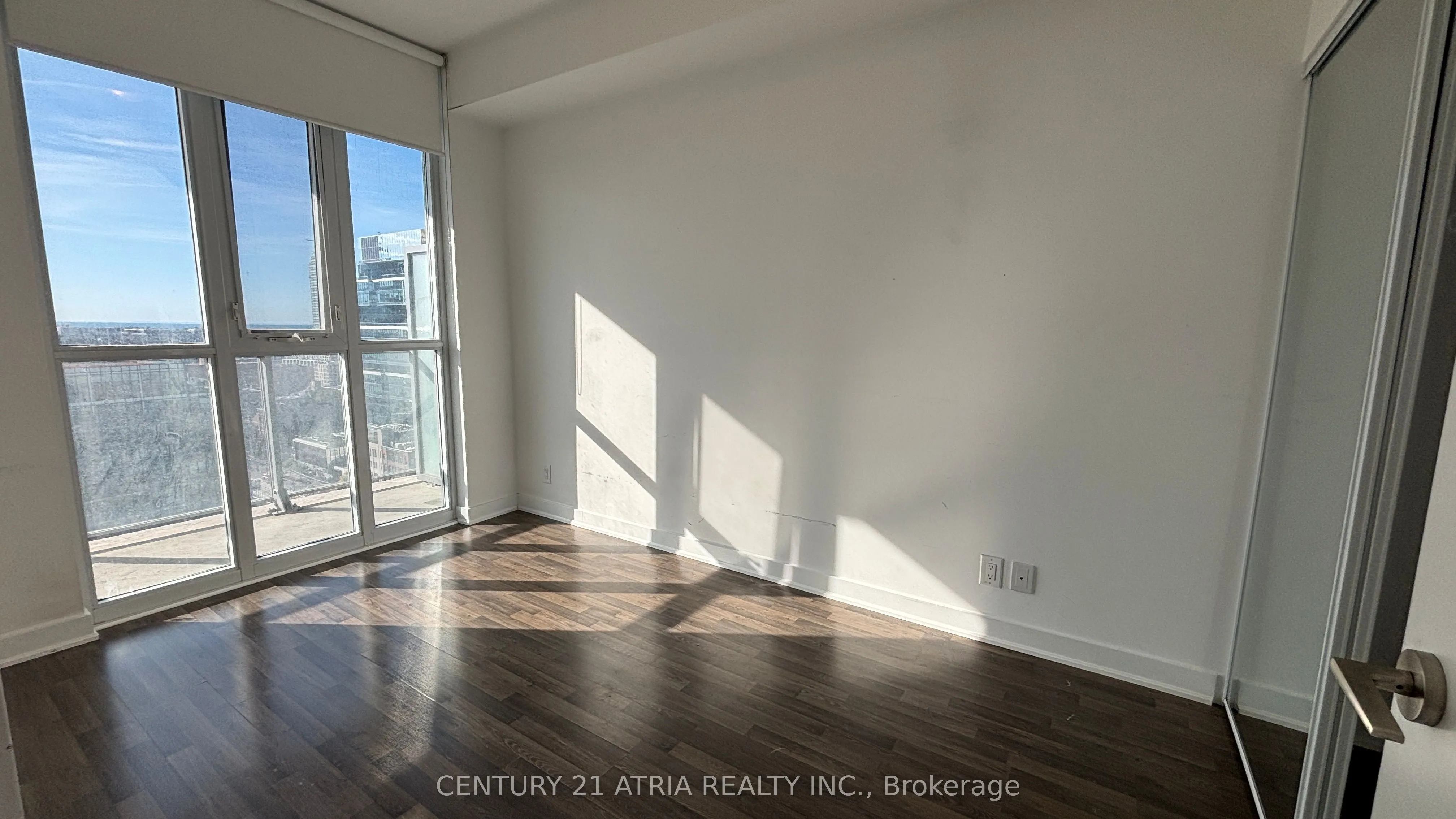 120 Parliament Street, #1709