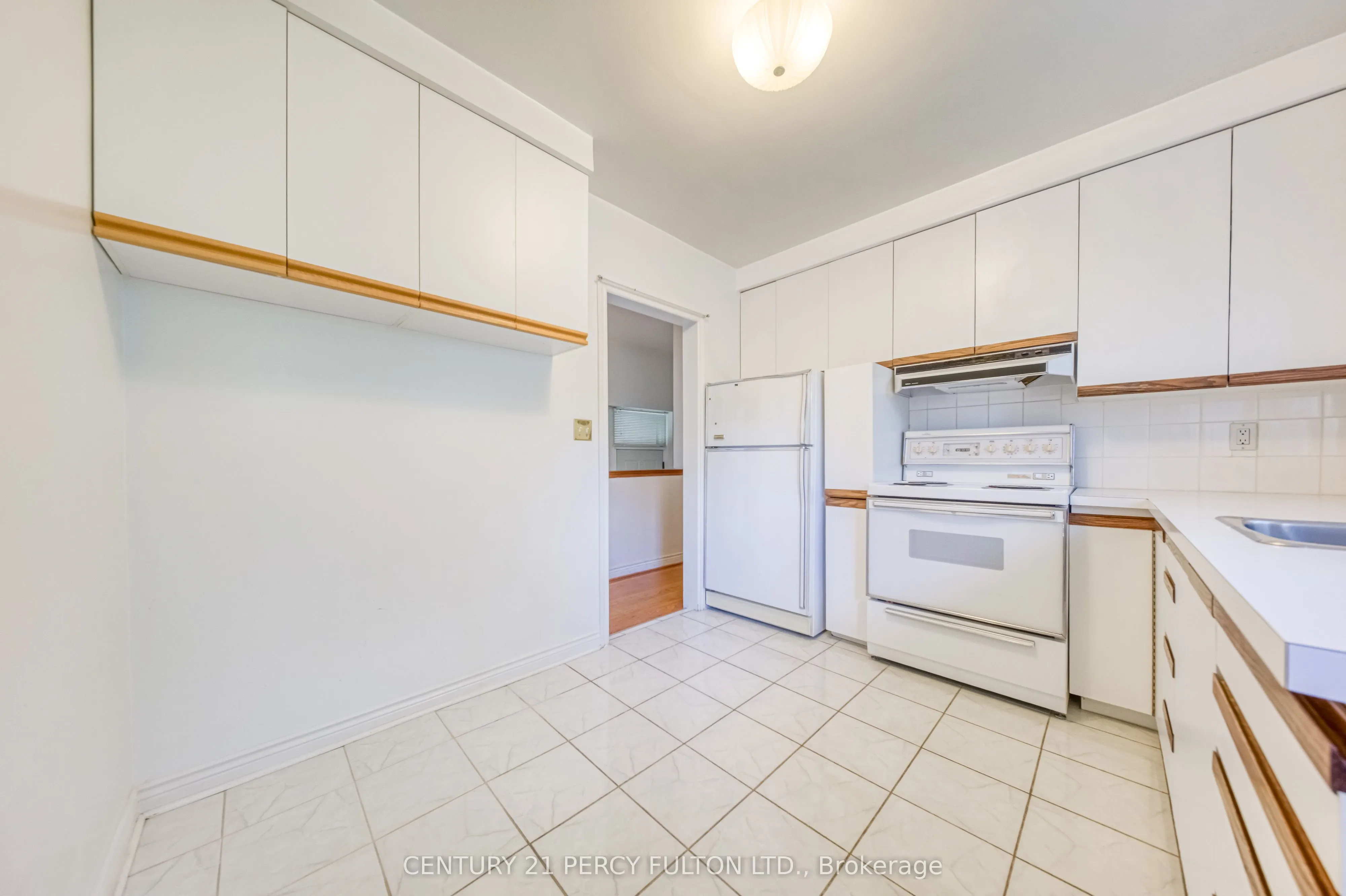 73 Berkinshaw Crescent