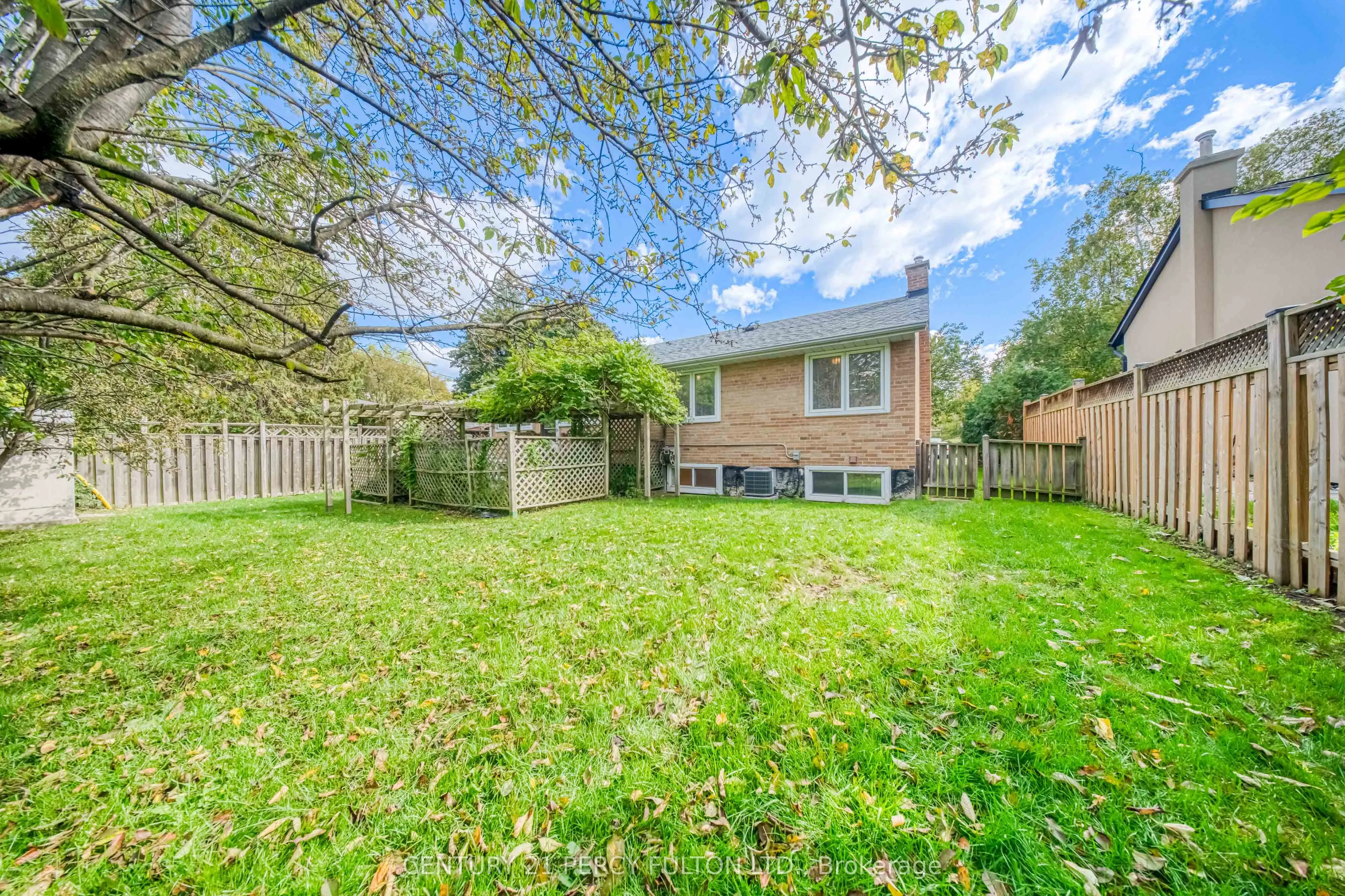 73 Berkinshaw Crescent