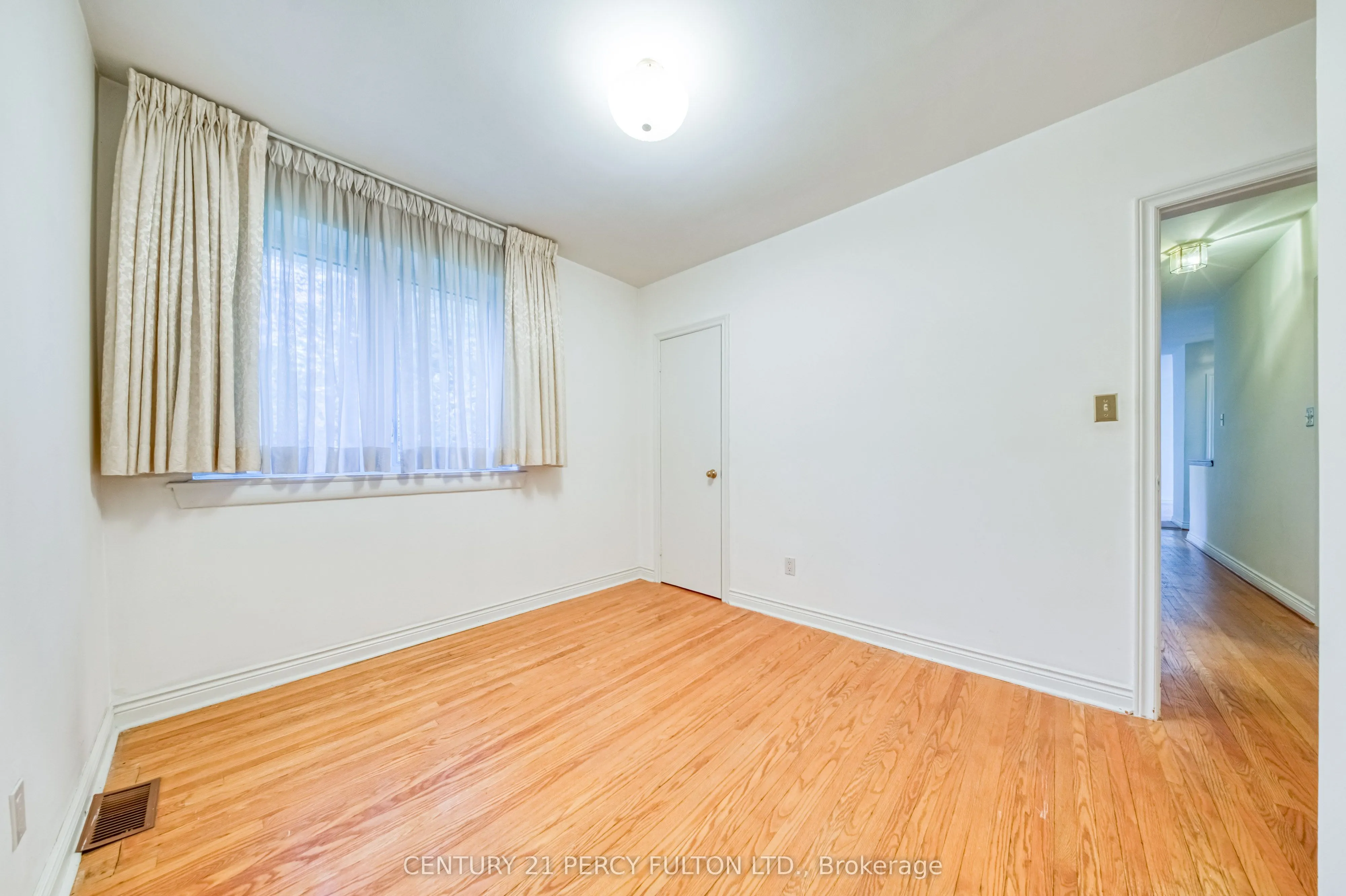 73 Berkinshaw Crescent