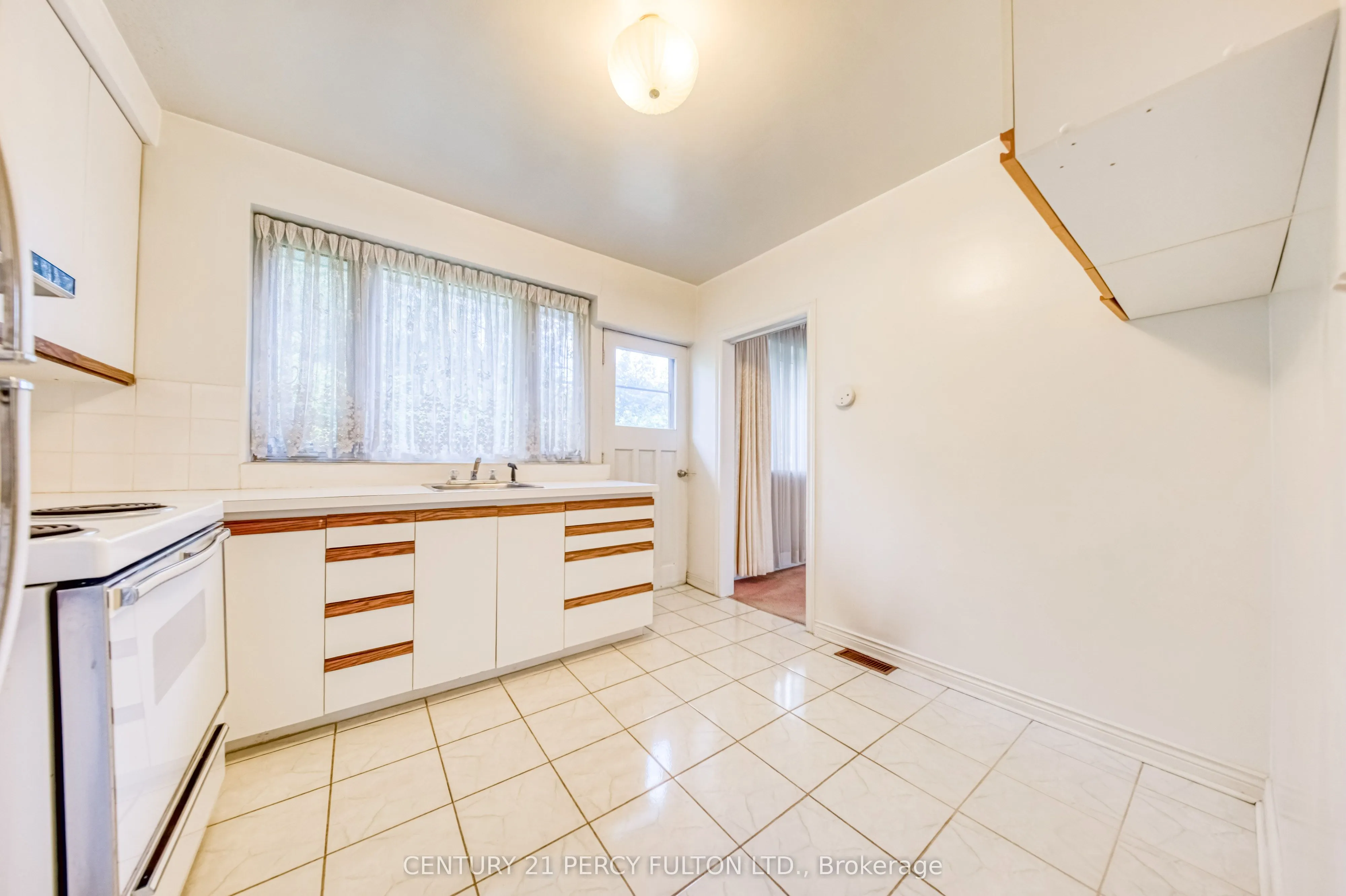 73 Berkinshaw Crescent